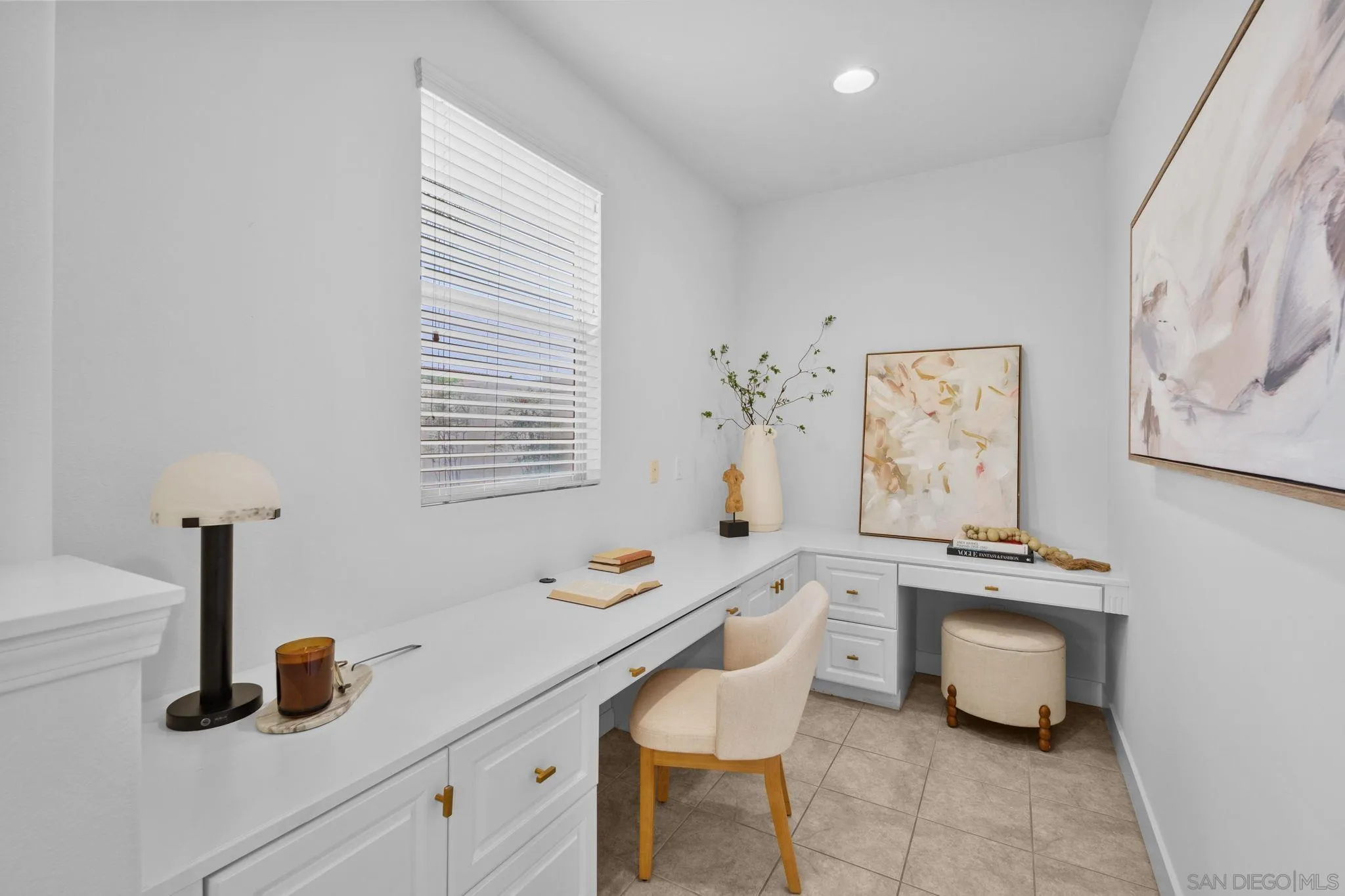 https://cdn.realtyfeed.com/cdn/127/260019403/3b3527d693a7258ea46940274d50ec4c.webp