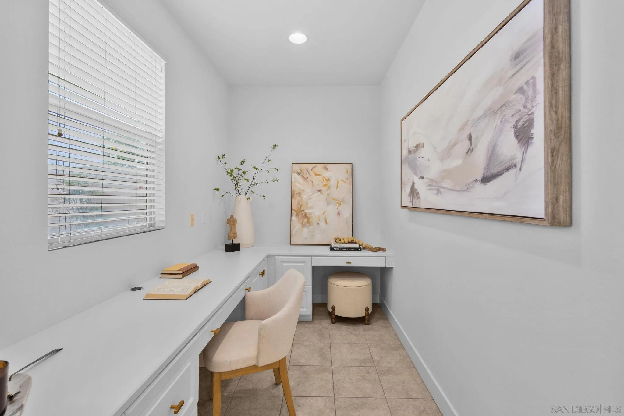 https://cdn.realtyfeed.com/cdn/127/260019403/5557d8479b7b87feac6a6eb37cbb2c6f.webp