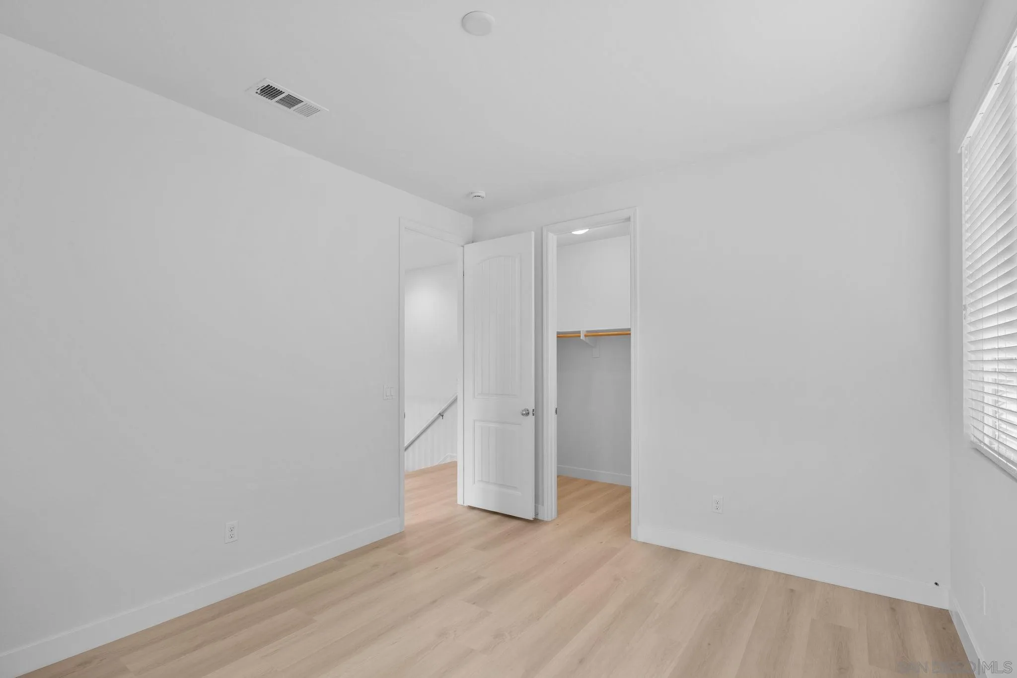 https://cdn.realtyfeed.com/cdn/127/260019403/5ff3658760468d9c98f62be46c6f1dc5.webp