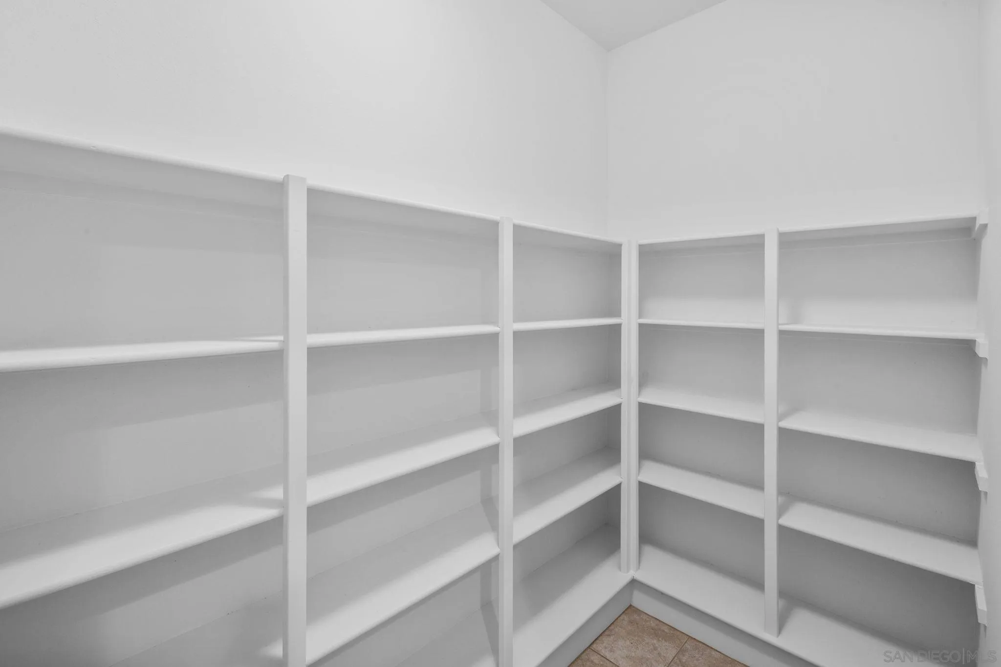 https://cdn.realtyfeed.com/cdn/127/260019403/7c46922b3e0c54a59af64ac49057c60a.webp