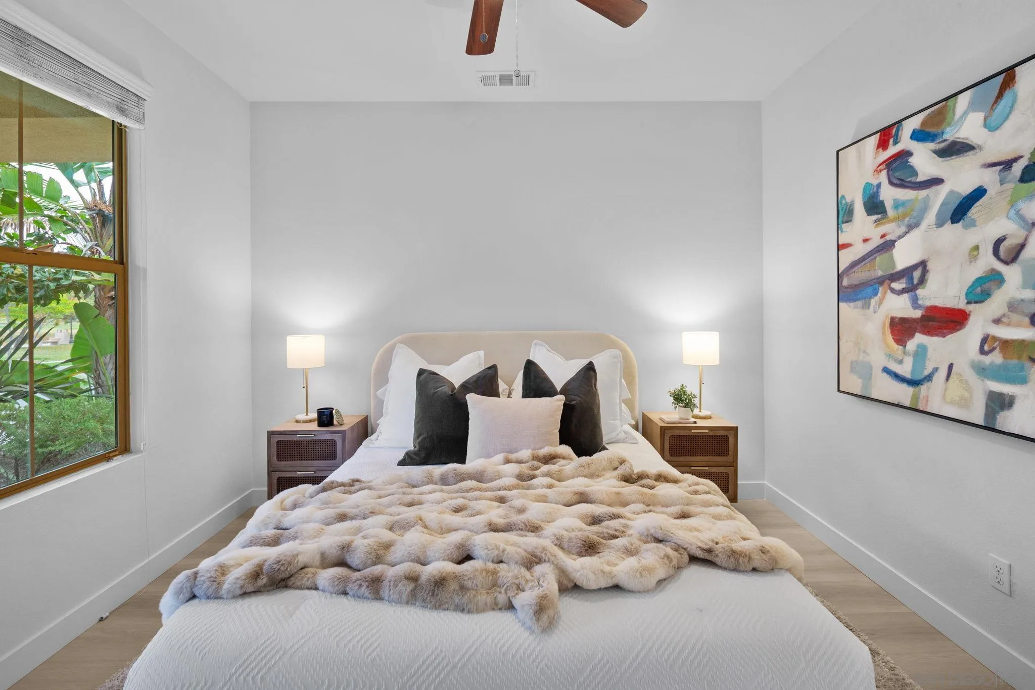 https://cdn.realtyfeed.com/cdn/127/260019403/803bf82eabf7e3766b5e983b5b6a899b.webp