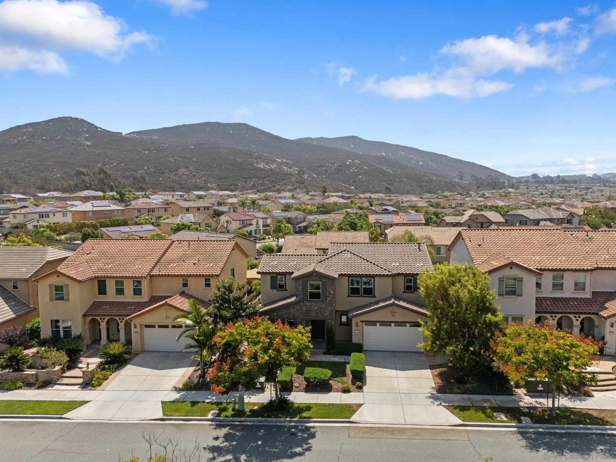 https://cdn.realtyfeed.com/cdn/127/260019403/8448d47307192b51b02d604b011faf4c.webp