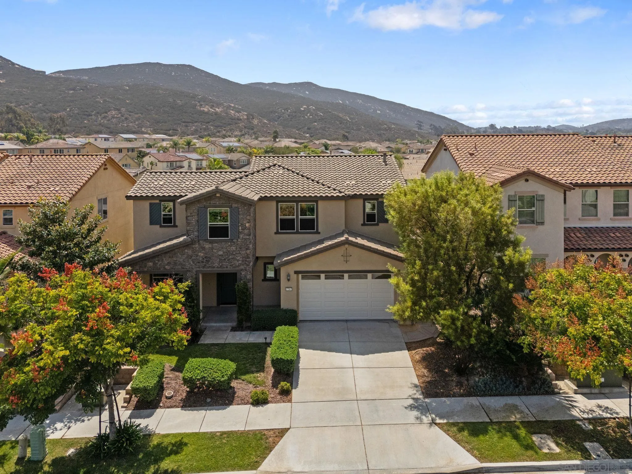 https://cdn.realtyfeed.com/cdn/127/260019403/9f09716fa56d588516c1b7a11fc5ded3.webp
