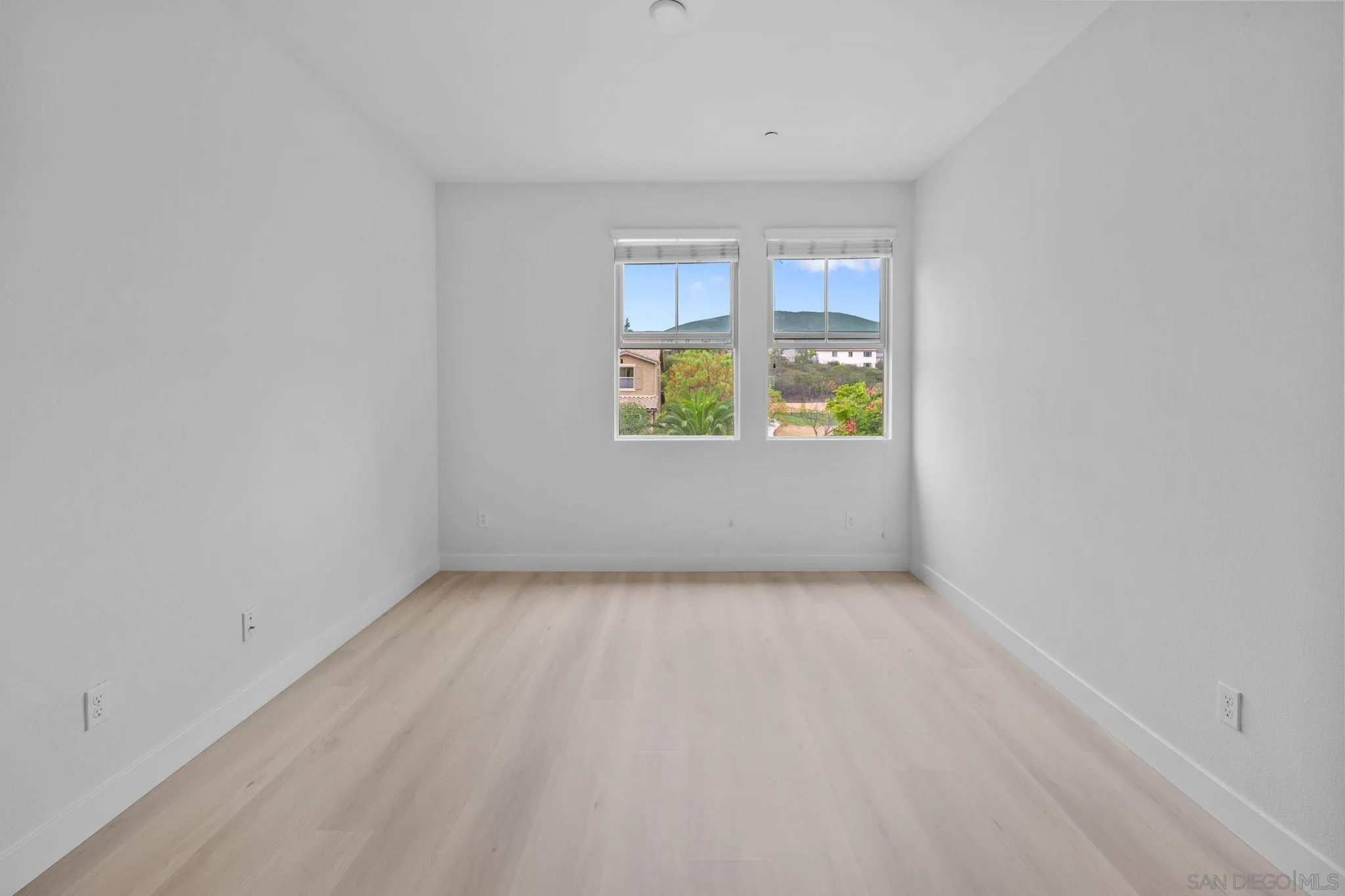 https://cdn.realtyfeed.com/cdn/127/260019403/a331a40b135d3c969d37a0bfd5ecc263.webp