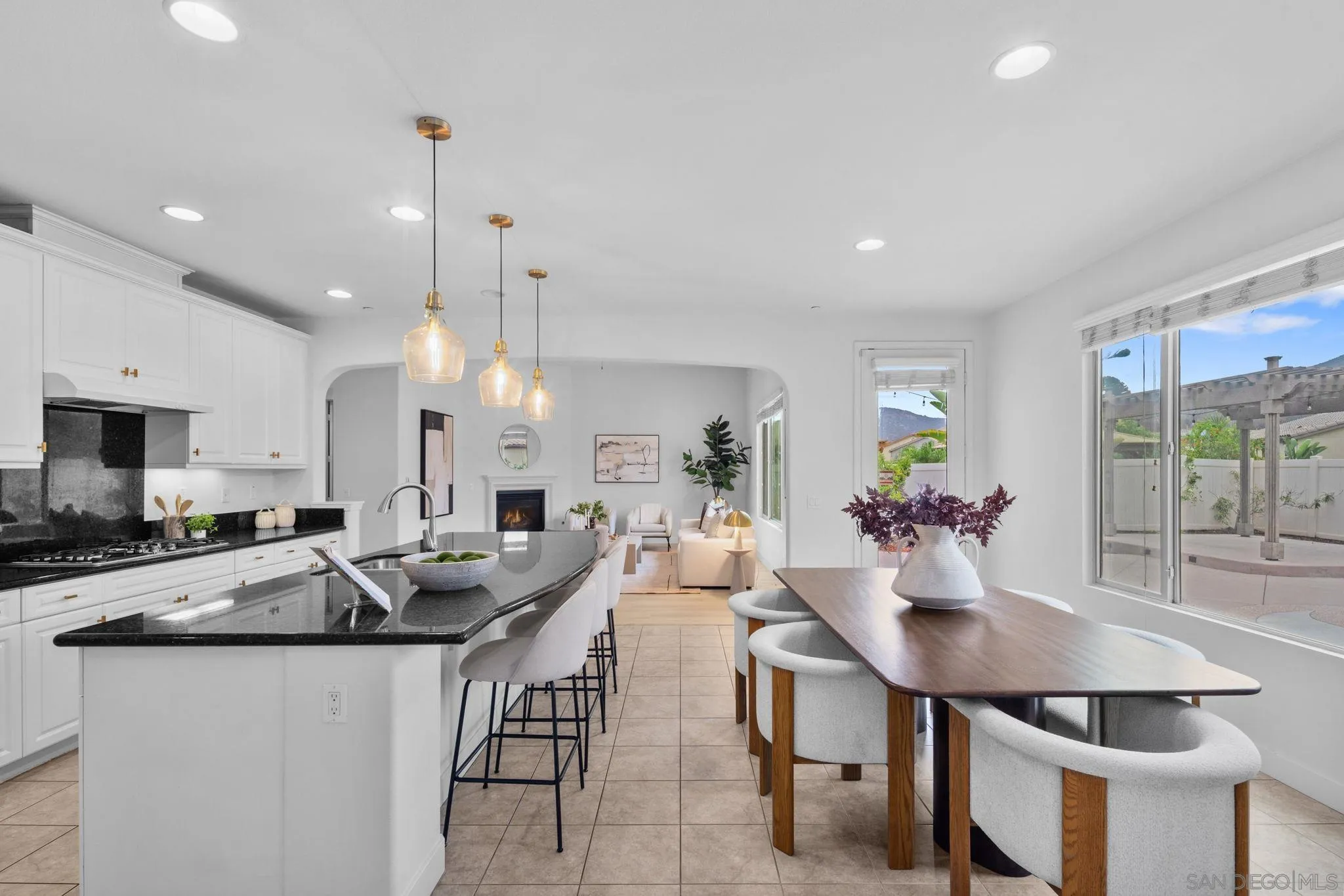 https://cdn.realtyfeed.com/cdn/127/260019403/aec85cbad6e8750a12ad4ebd40b42a71.webp