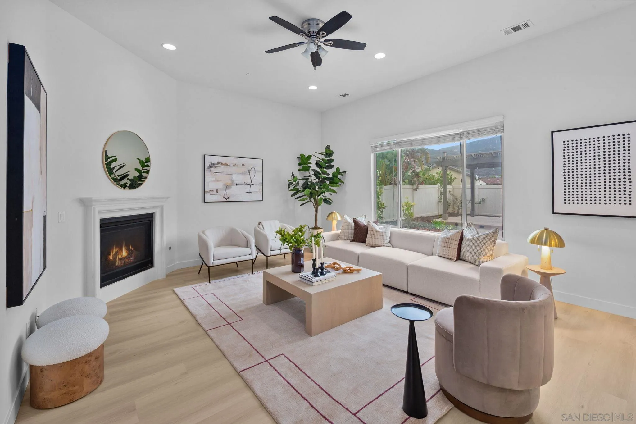 https://cdn.realtyfeed.com/cdn/127/260019403/ccc0492f5cd59e7ab43f205c1a0c285c.webp