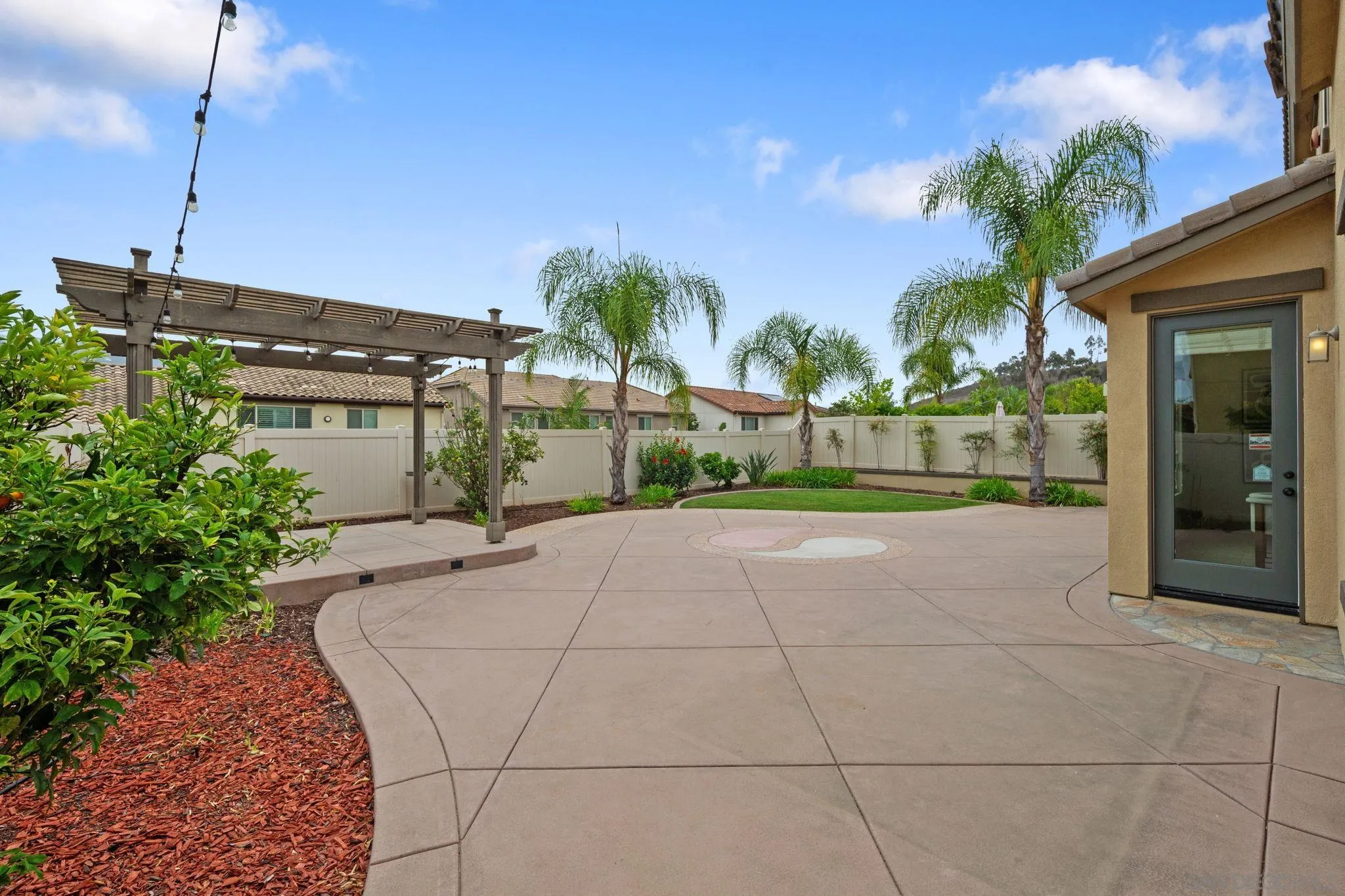 https://cdn.realtyfeed.com/cdn/127/260019403/e7eea9d8a23d618f60aab07d5850085d.webp