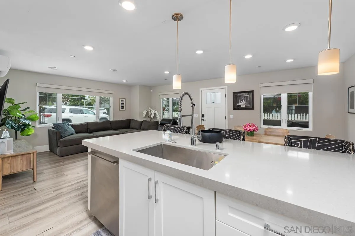Photo #11: 260019407 Listing: Photo #11