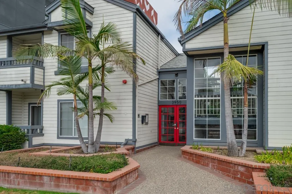https://cdn.realtyfeed.com/cdn/127/260019411/1ff80c3ec3818d01819c2c1e20e4e670.webp