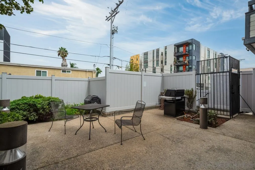 https://cdn.realtyfeed.com/cdn/127/260019411/d9abfae2d8f0270fcabe49d95f1a5211.webp