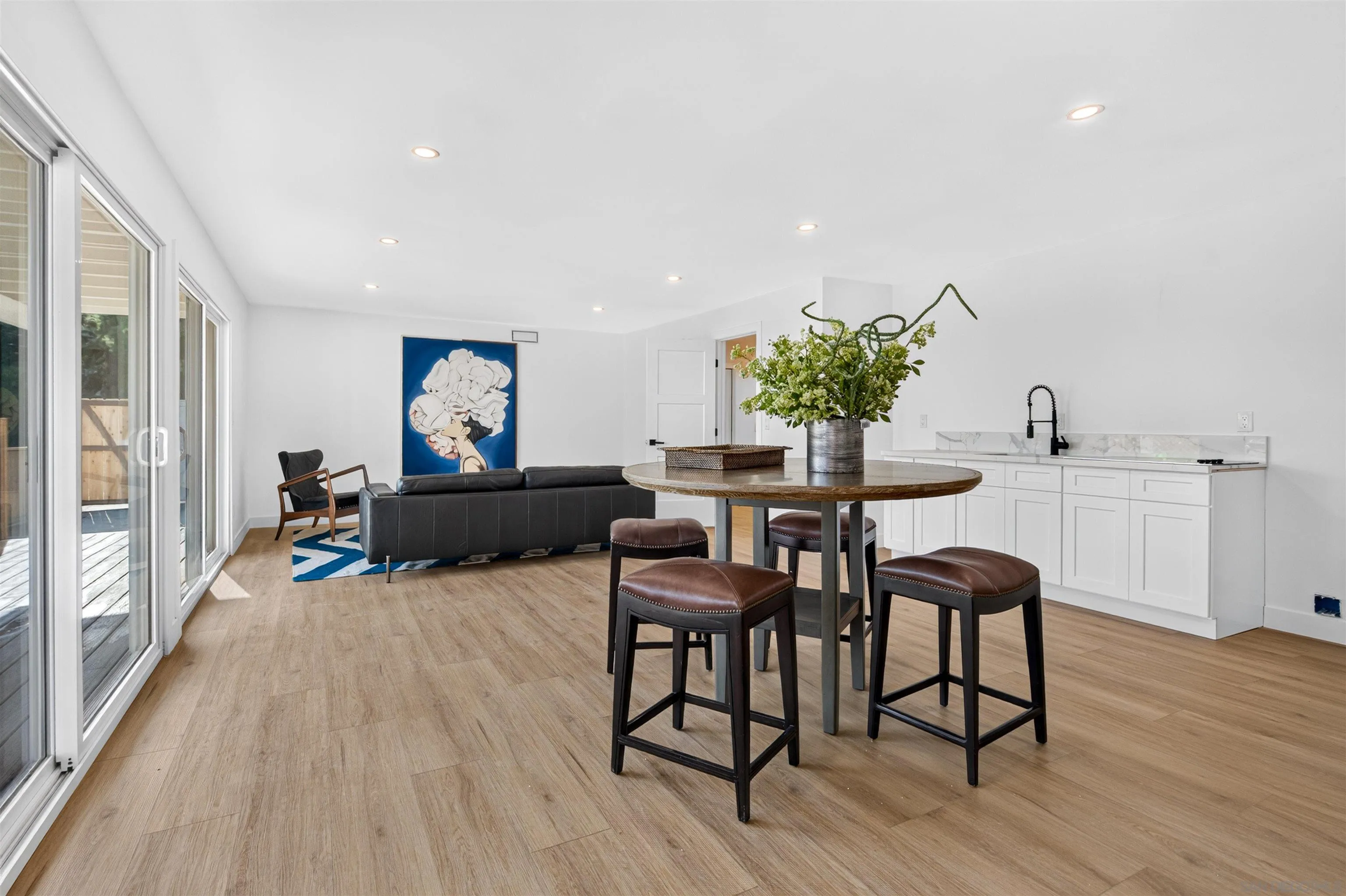 https://cdn.realtyfeed.com/cdn/127/260019412/d322bf6dad079fd2f14033042df7973e.webp