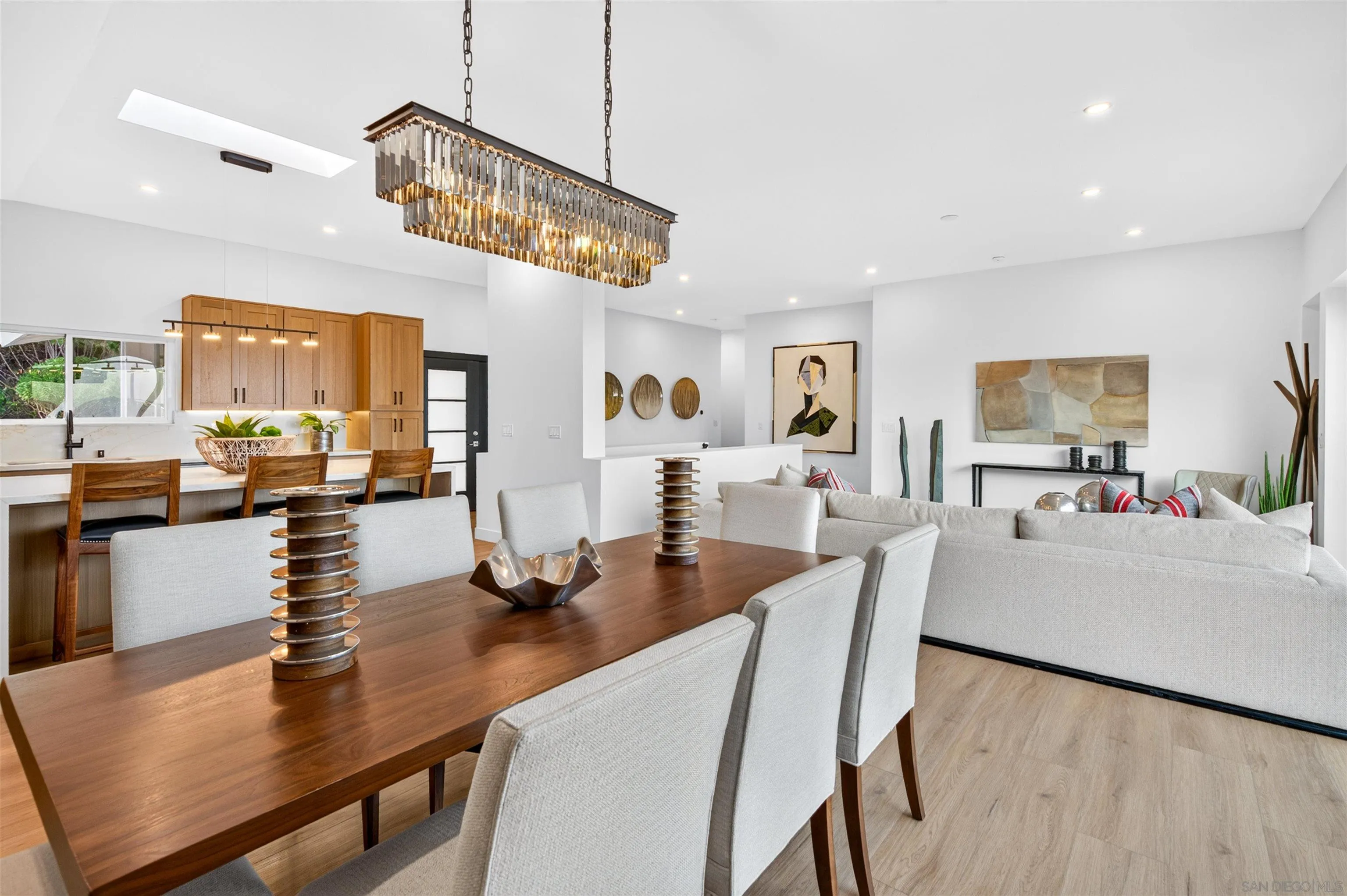 https://cdn.realtyfeed.com/cdn/127/260019412/db9fe63b683fa1982e7d4b074a492fd2.webp