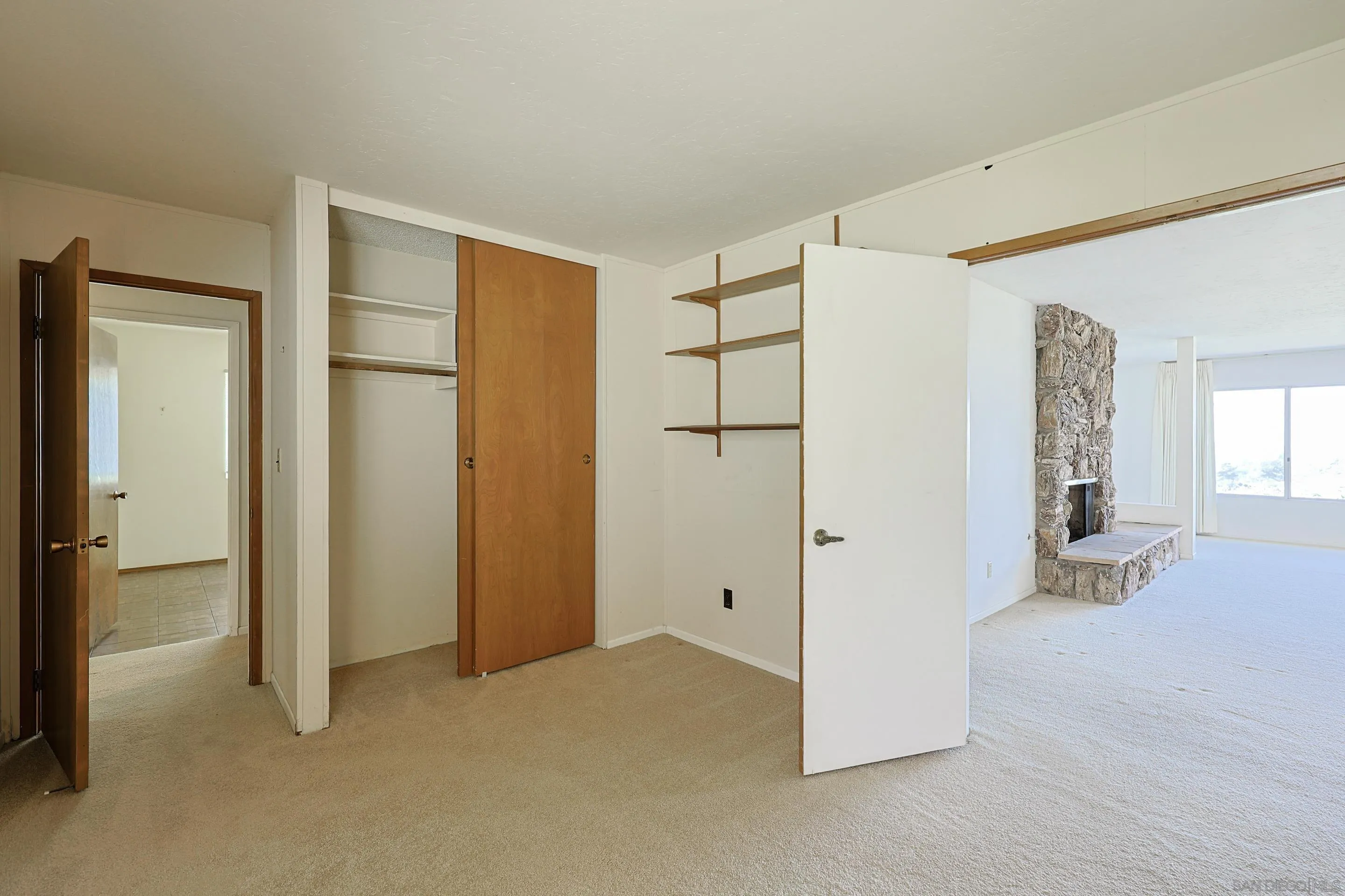 https://cdn.realtyfeed.com/cdn/127/260019415/2fa4a607d62aa88df59e7b449b4b863a.webp