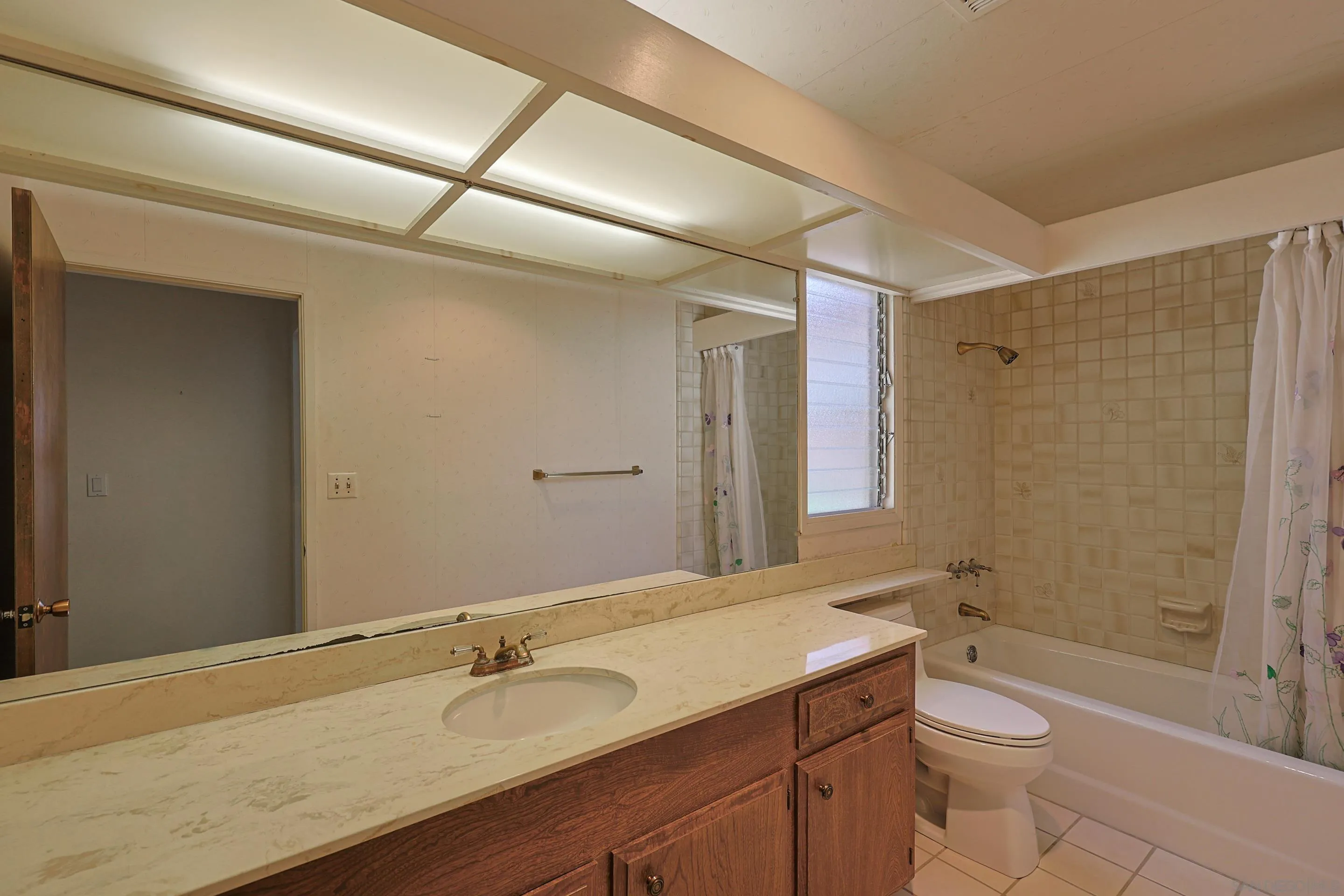 https://cdn.realtyfeed.com/cdn/127/260019415/32a862e8faea759a9edfd109042cda00.webp