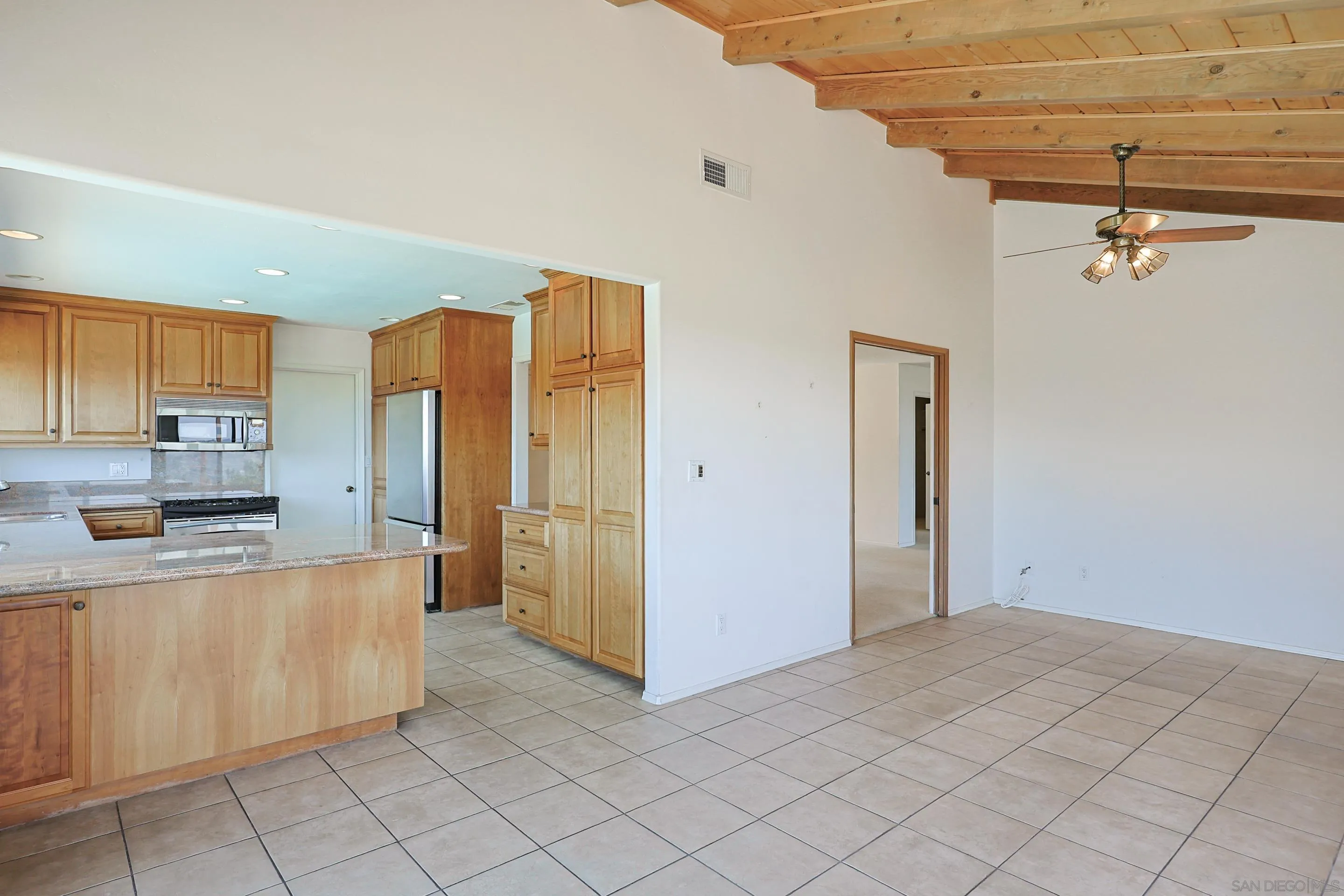 https://cdn.realtyfeed.com/cdn/127/260019415/3a1d028b3026390b86e4e927417c718a.webp