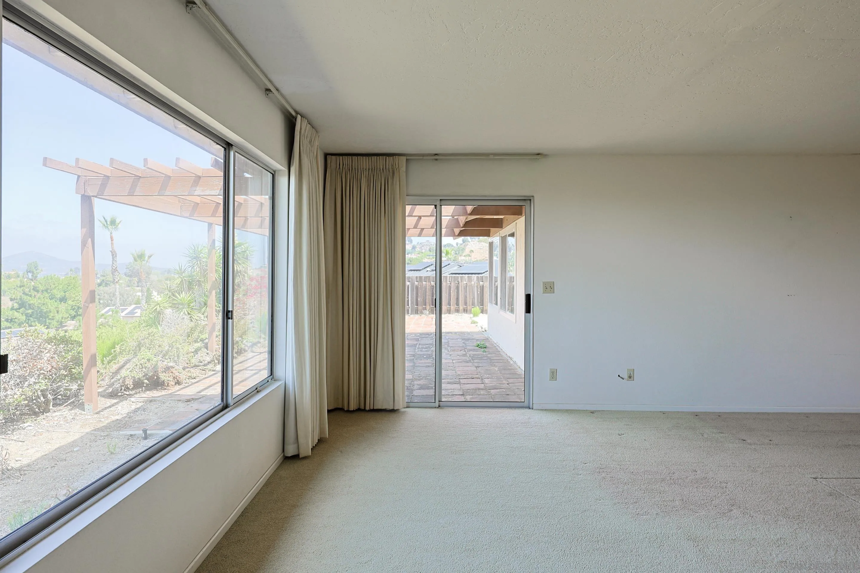 https://cdn.realtyfeed.com/cdn/127/260019415/4b285c0d35f4a942c38273b6e26b710d.webp