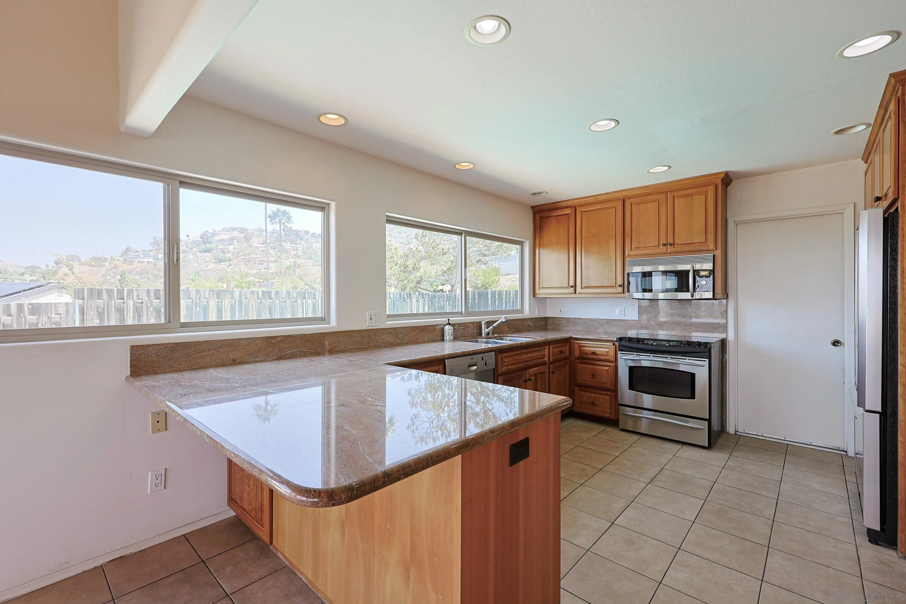 https://cdn.realtyfeed.com/cdn/127/260019415/7a3dc7b2f6d2afb13719cf49337d186a.webp