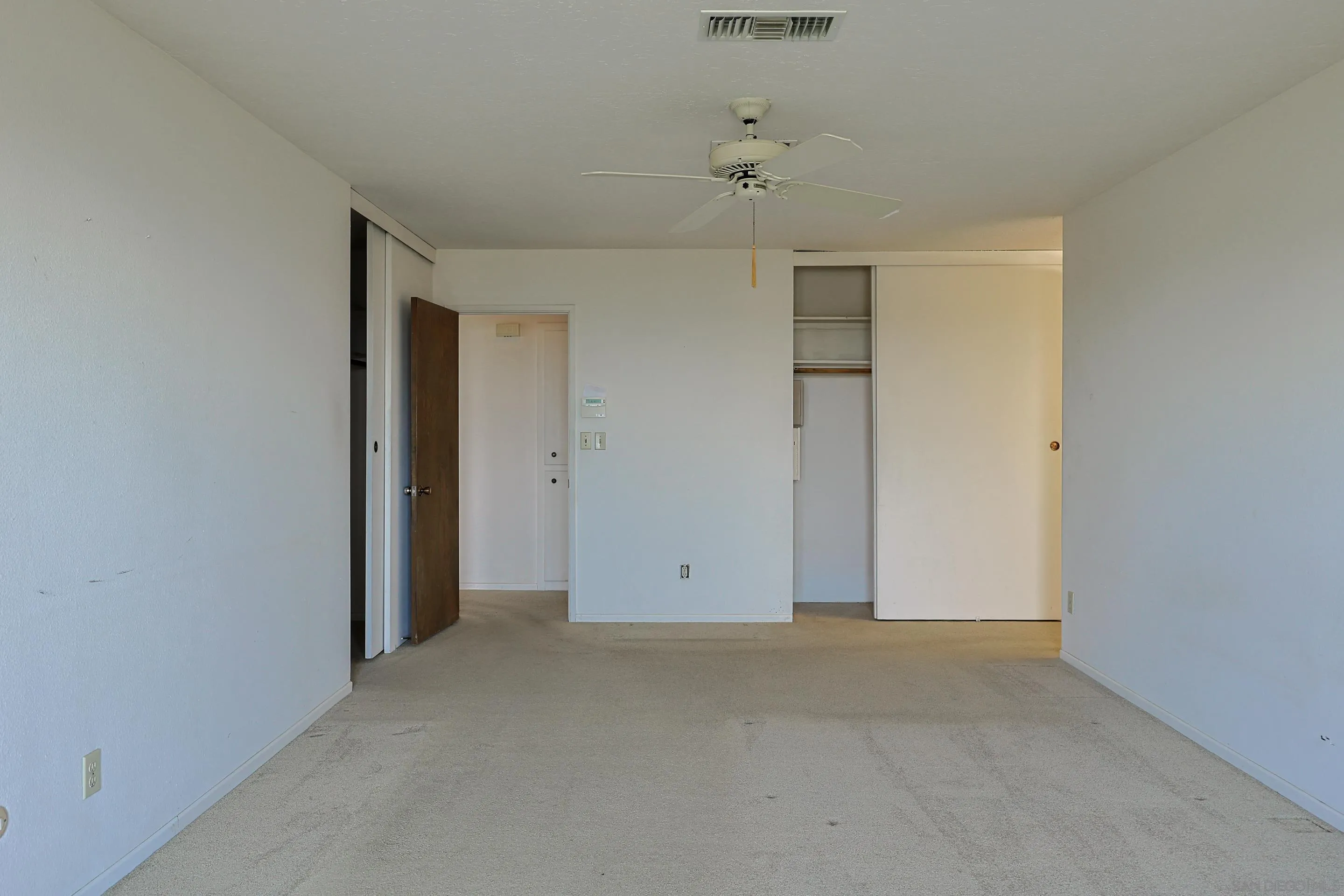 https://cdn.realtyfeed.com/cdn/127/260019415/a28e3581ccb7c7f4b8f7a554cee68de8.webp