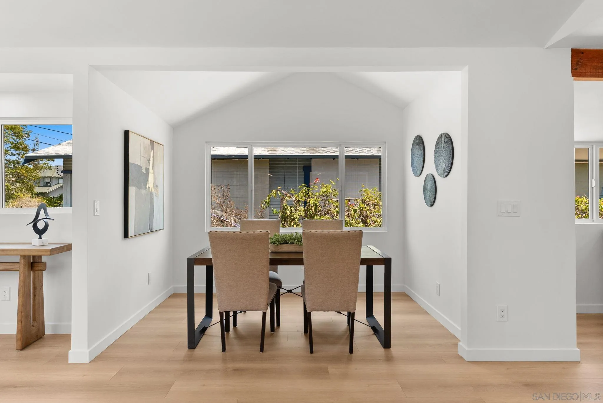 https://cdn.realtyfeed.com/cdn/127/260019424/000101494f38e2bd5b60f8ee14ccc7e9.webp