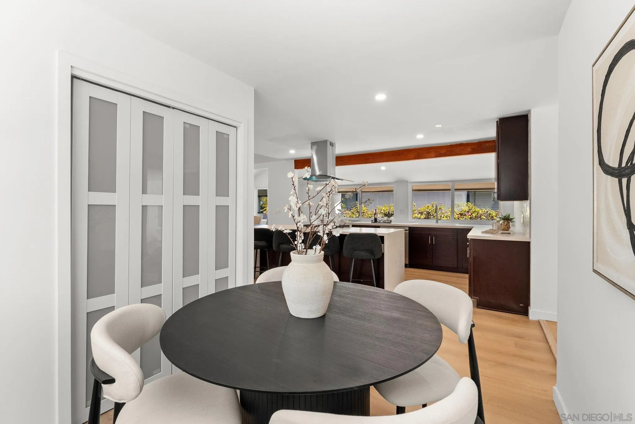 https://cdn.realtyfeed.com/cdn/127/260019424/4c9084984ada41b8d27f1c455982ab4f.webp