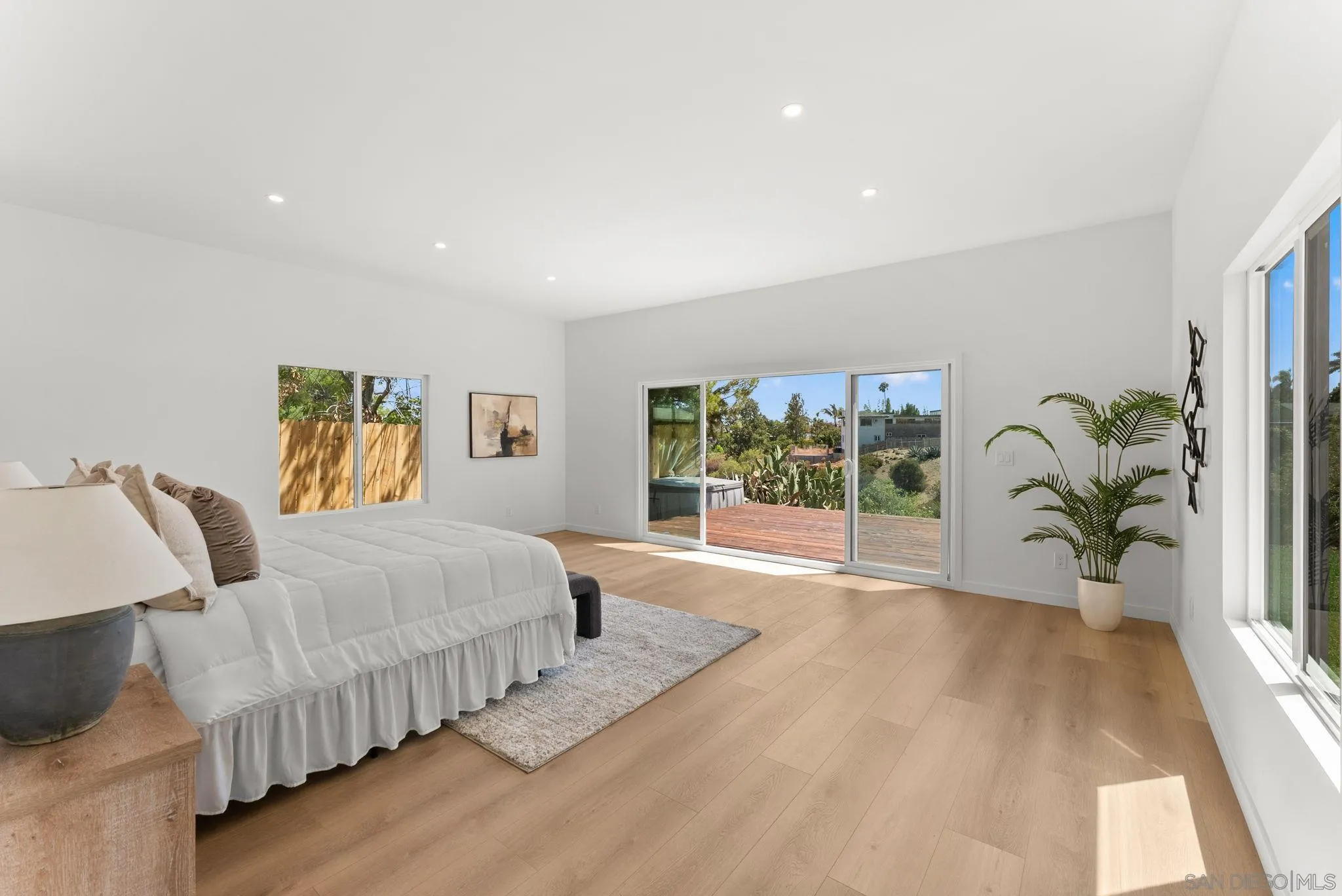 https://cdn.realtyfeed.com/cdn/127/260019424/667b7da0eddfe37a7734d4434ef9c303.webp
