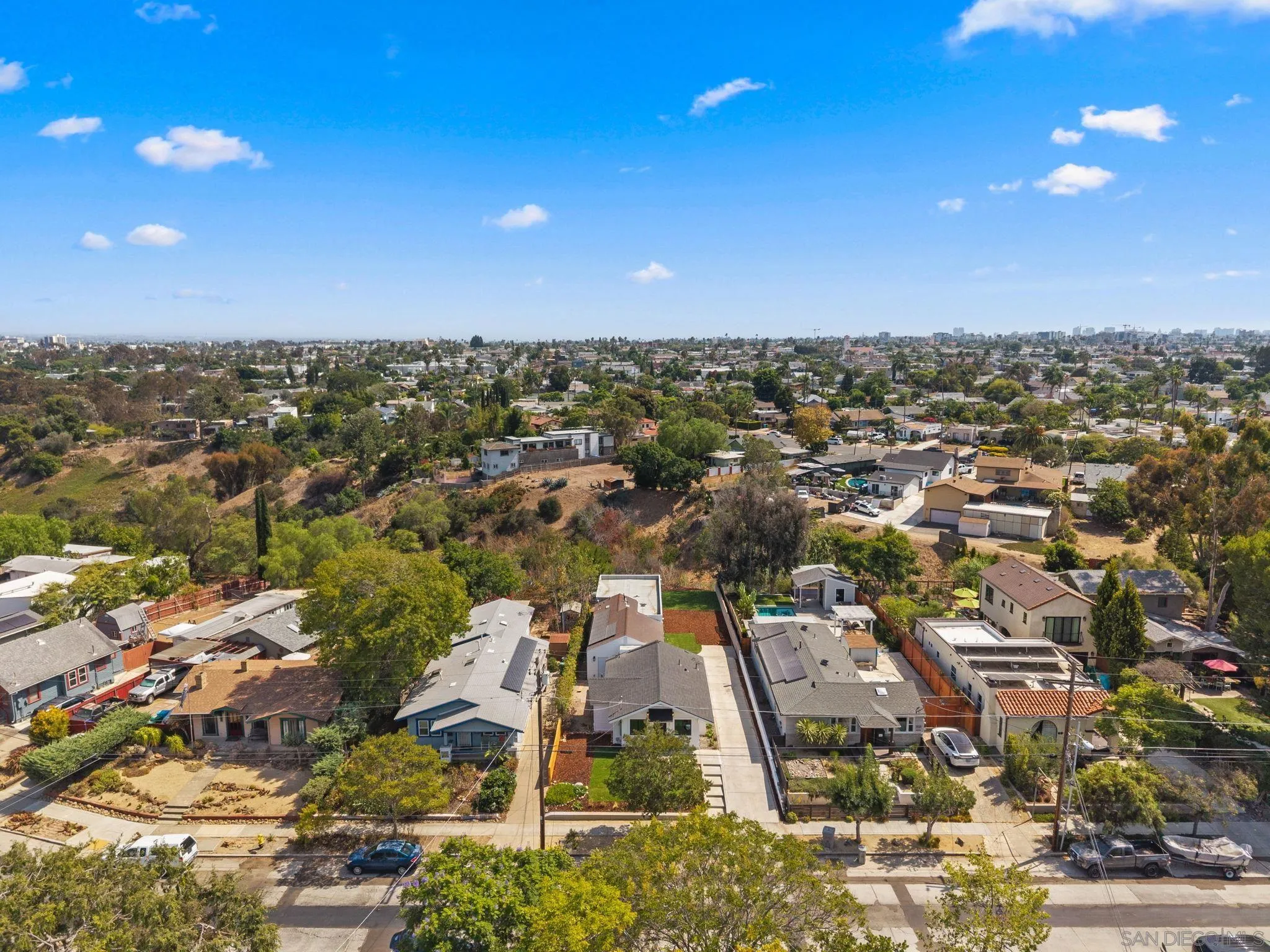 https://cdn.realtyfeed.com/cdn/127/260019424/8d68ee4f6d04e554575330b4977cf17c.webp