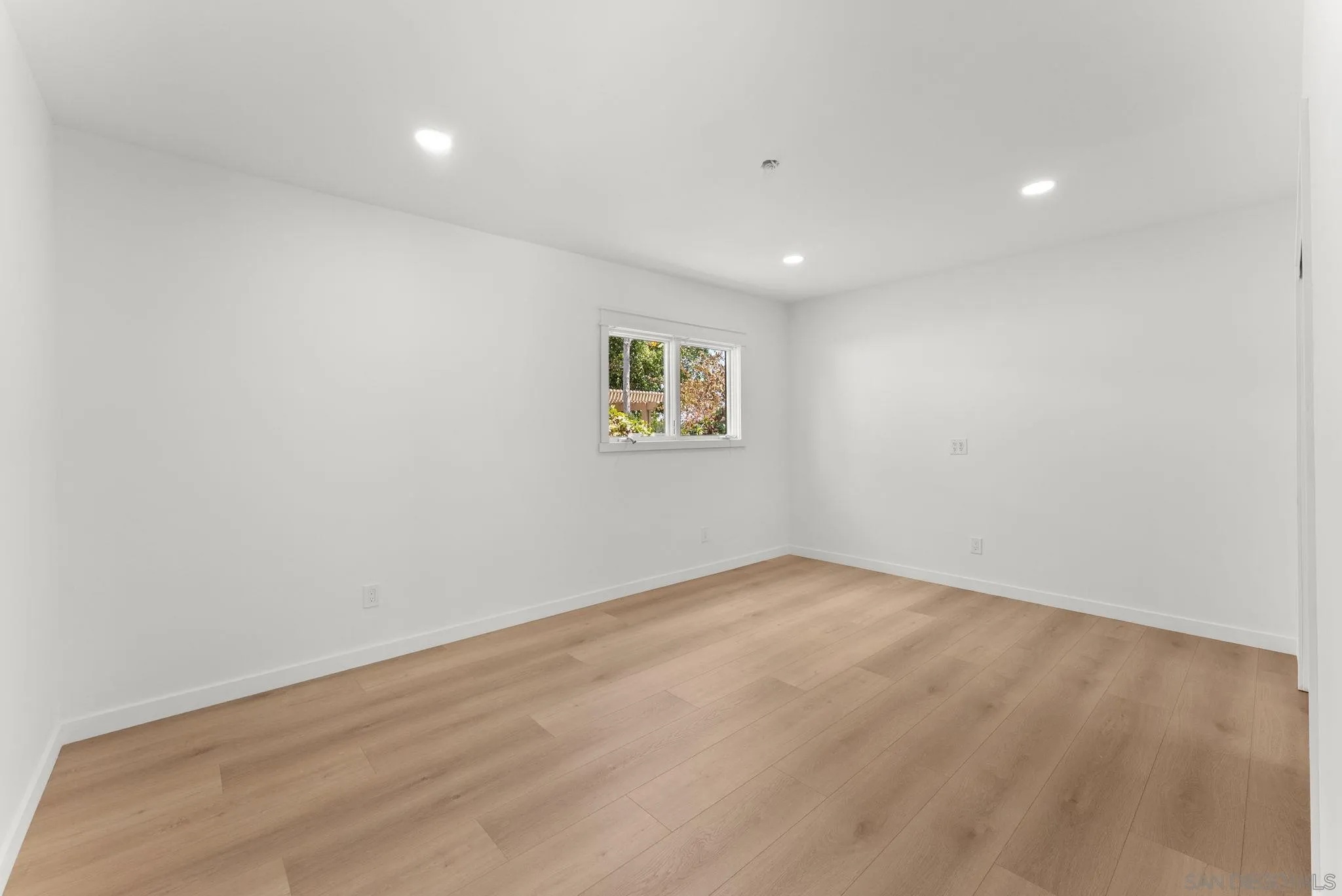 https://cdn.realtyfeed.com/cdn/127/260019424/a0194b78961aa01a8f5ef8940c56db2e.webp