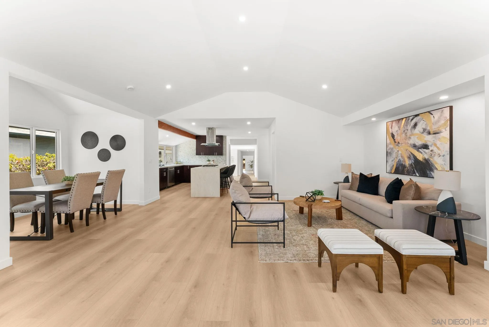 https://cdn.realtyfeed.com/cdn/127/260019424/acef308dd92ad8c2613bbb80b033bf6d.webp