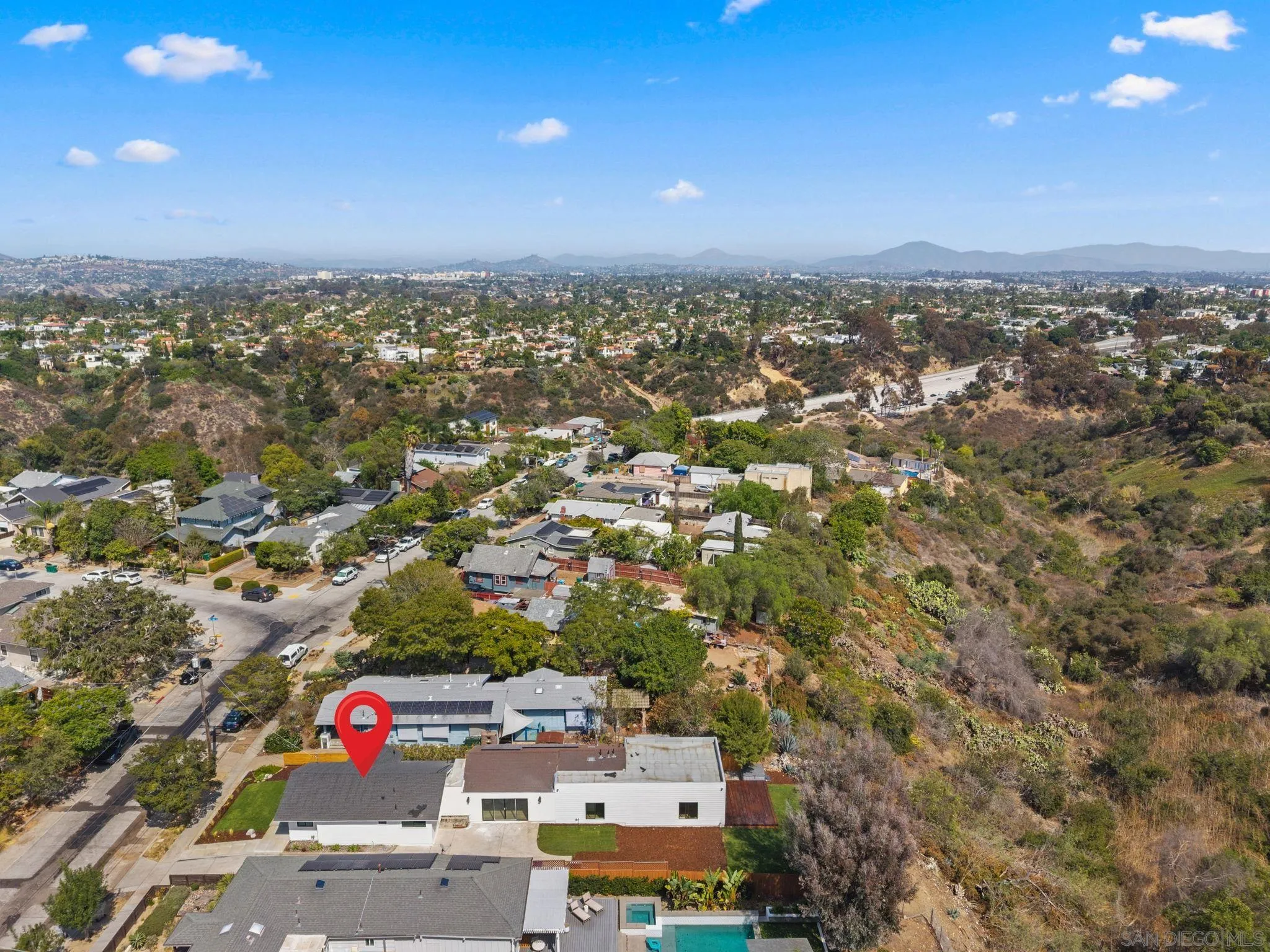 https://cdn.realtyfeed.com/cdn/127/260019424/c392bf8e40c8f97050704ba6dd3b60ca.webp
