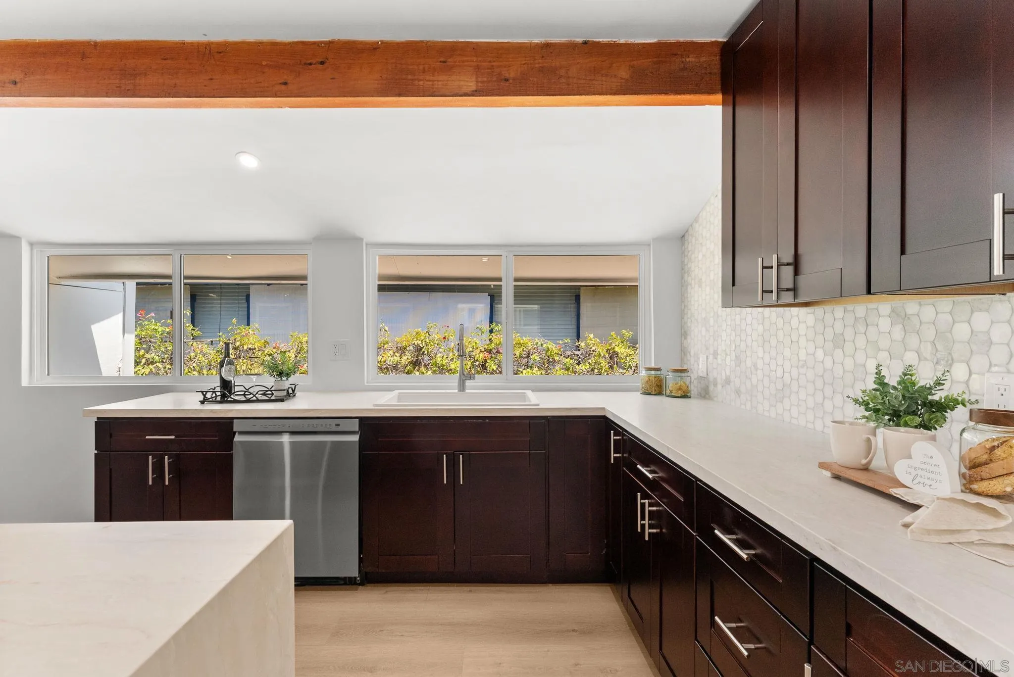https://cdn.realtyfeed.com/cdn/127/260019424/e4c7b0b2a9b5212f7a75cad3c4cfbb5b.webp