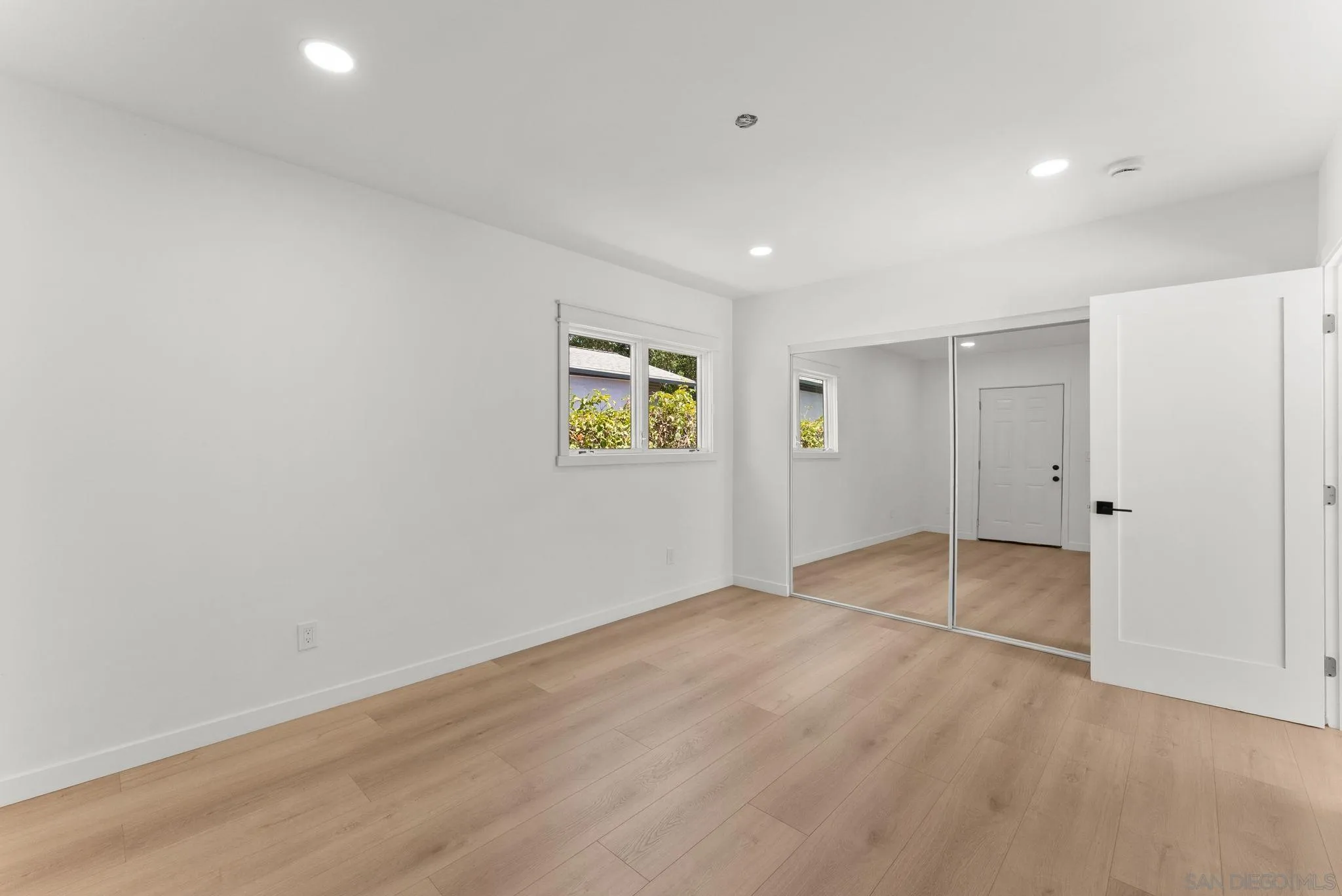 https://cdn.realtyfeed.com/cdn/127/260019424/ef2b728e1d14b783c2e0d3f445223f18.webp