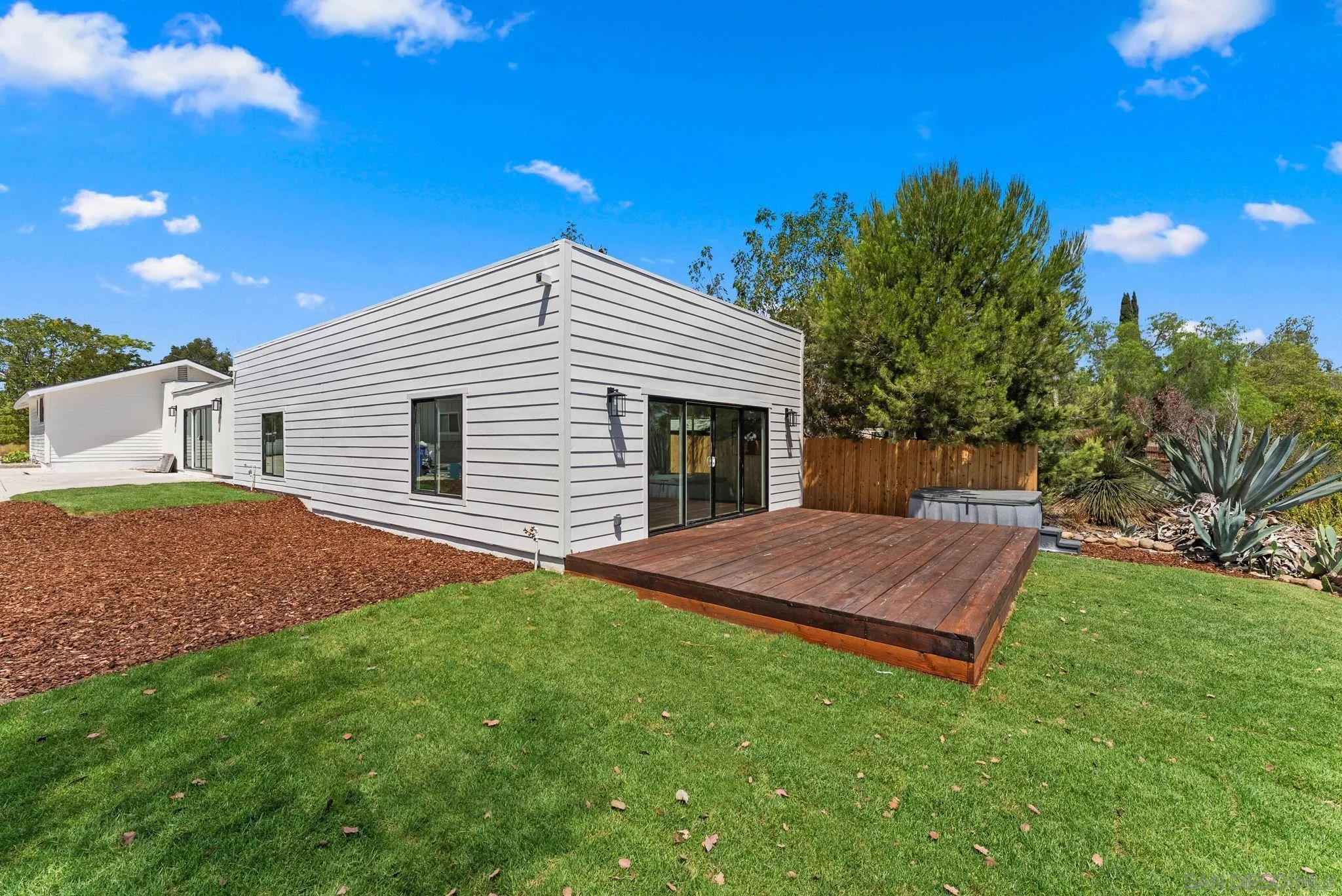 https://cdn.realtyfeed.com/cdn/127/260019424/f50860cf2b3aa555722e08acf849b939.webp