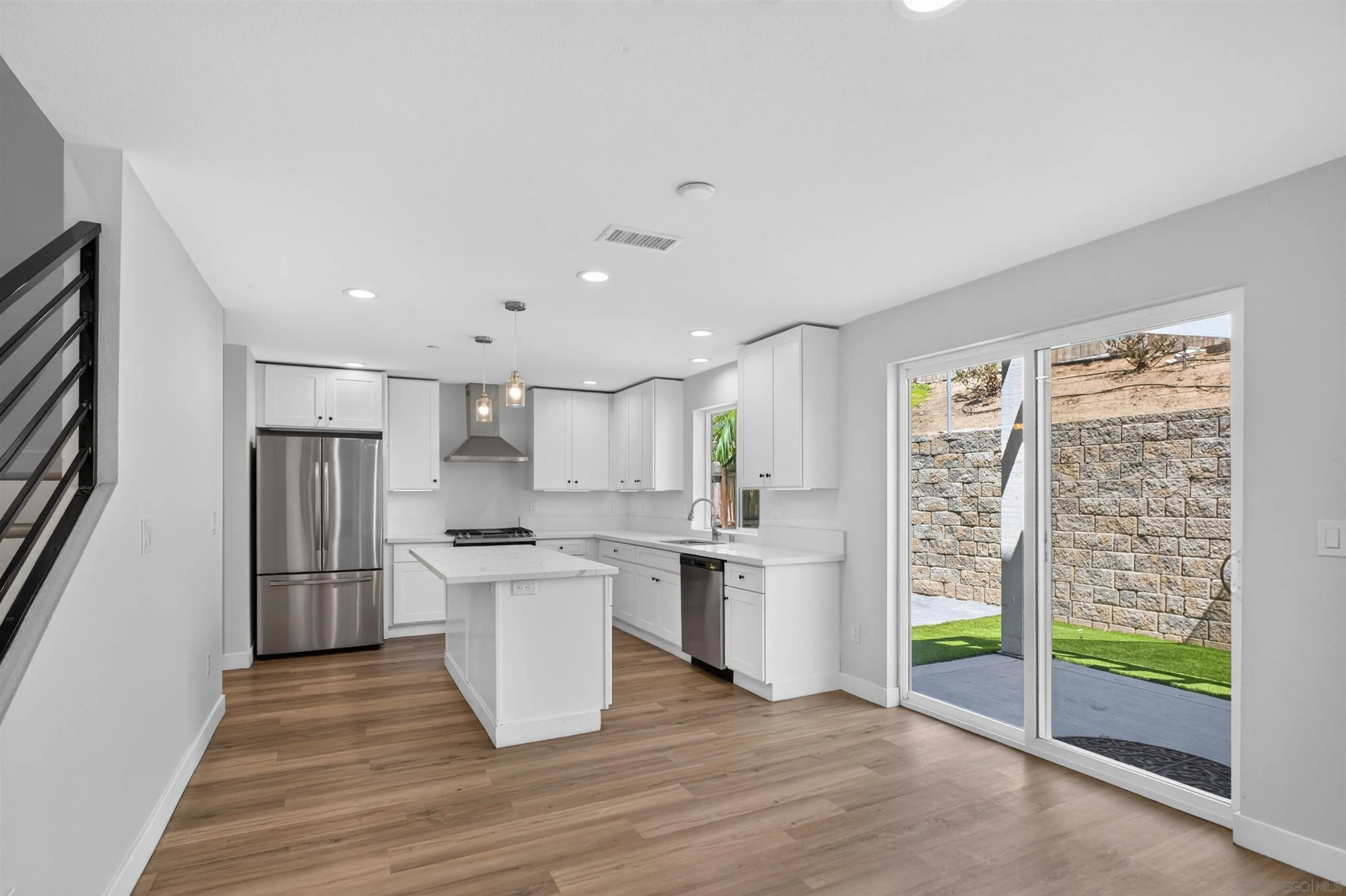 https://cdn.realtyfeed.com/cdn/127/260019426/11132d4c357d082d582fa42135b99d82.webp