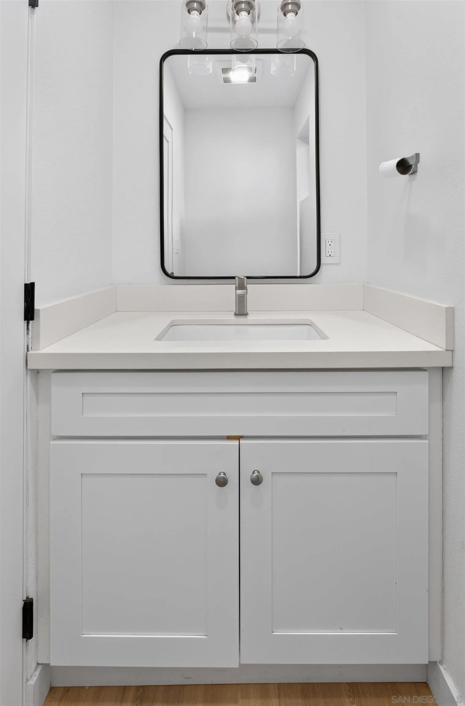 https://cdn.realtyfeed.com/cdn/127/260019426/2cb3387d1554a7427718f1dc18e13724.webp
