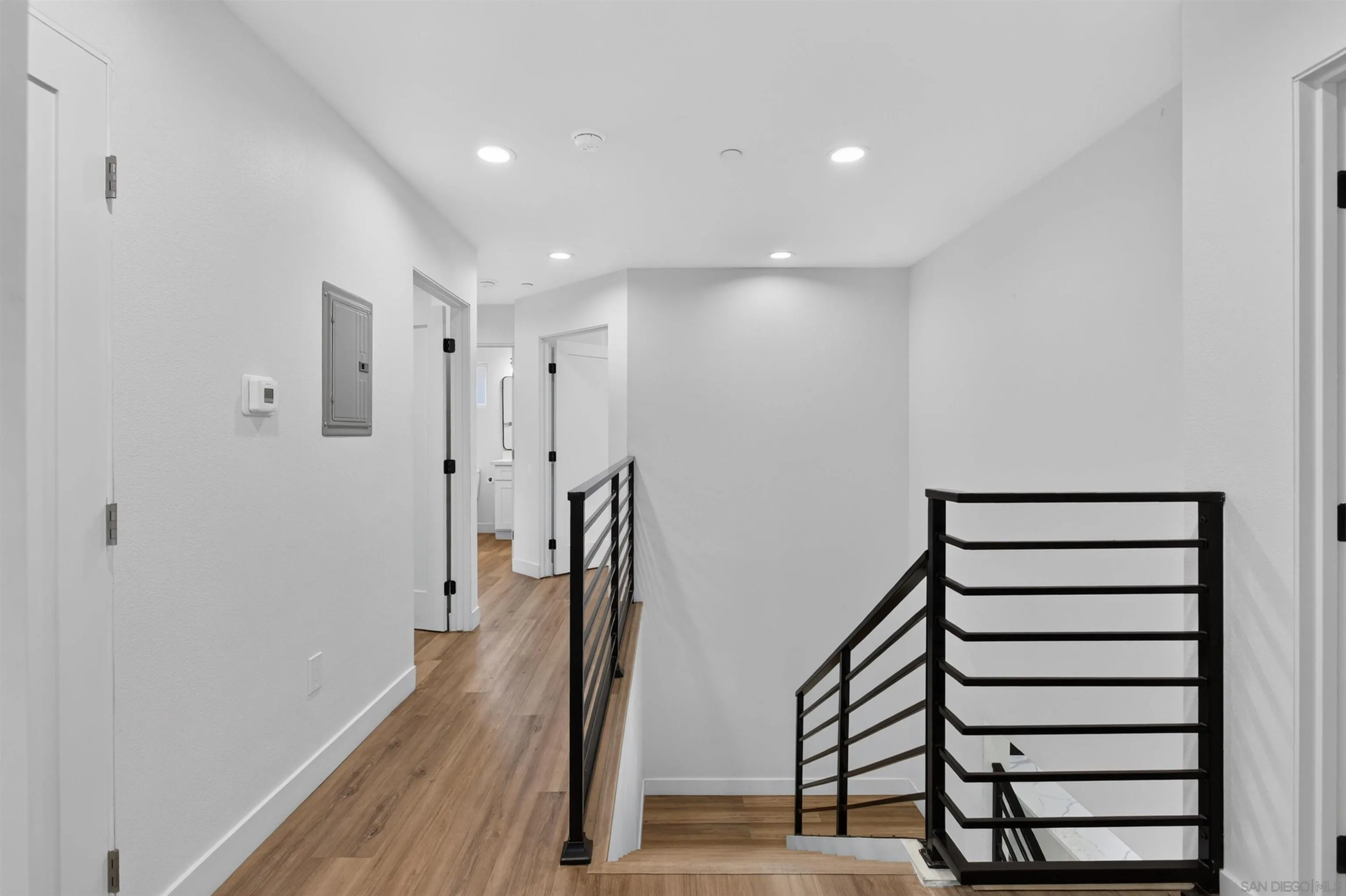 https://cdn.realtyfeed.com/cdn/127/260019426/54a75a5d7568cf322336f2305d796481.webp