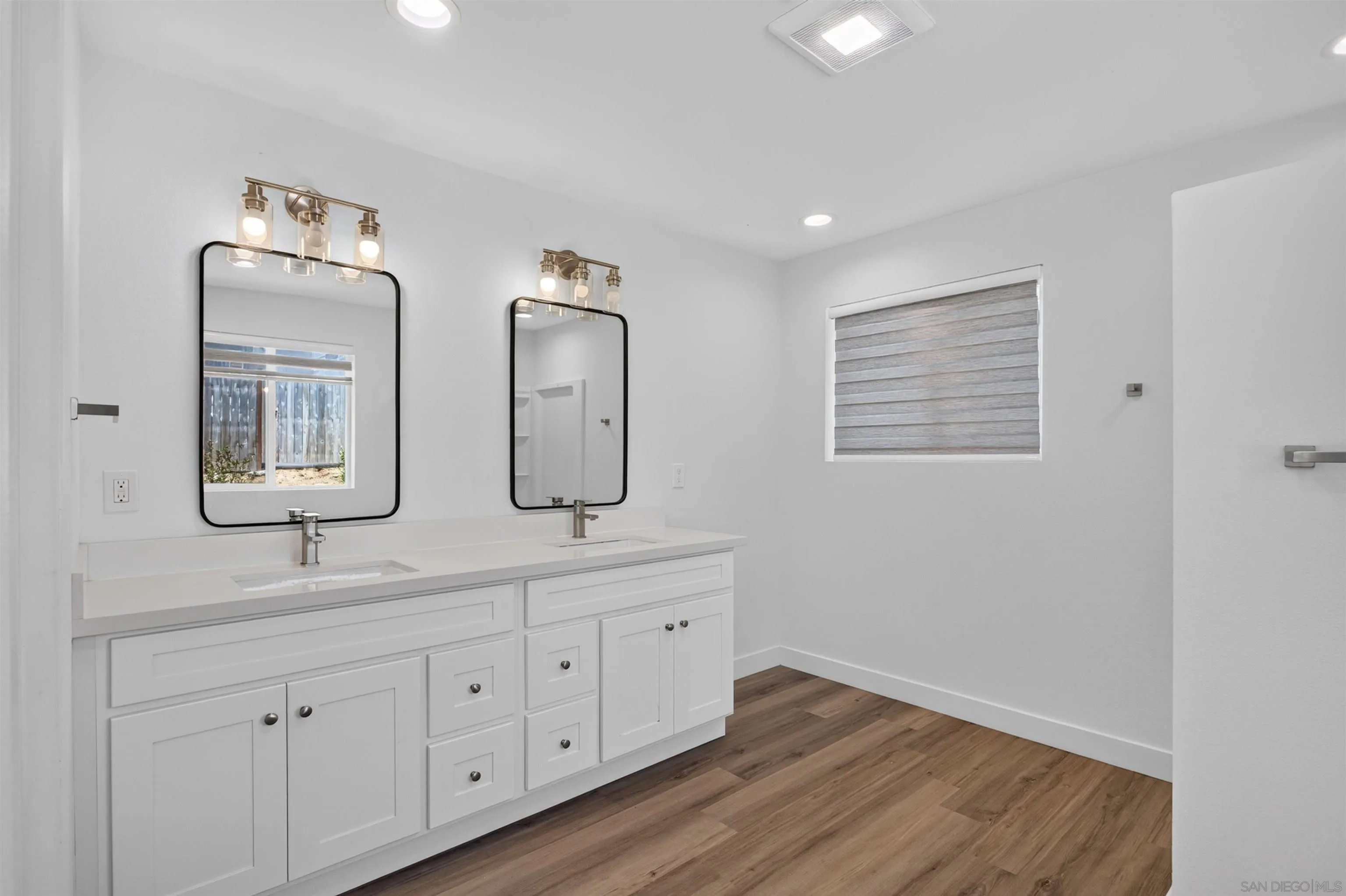 https://cdn.realtyfeed.com/cdn/127/260019426/a111f932e44faa6e30c2e60e6d0123cc.webp