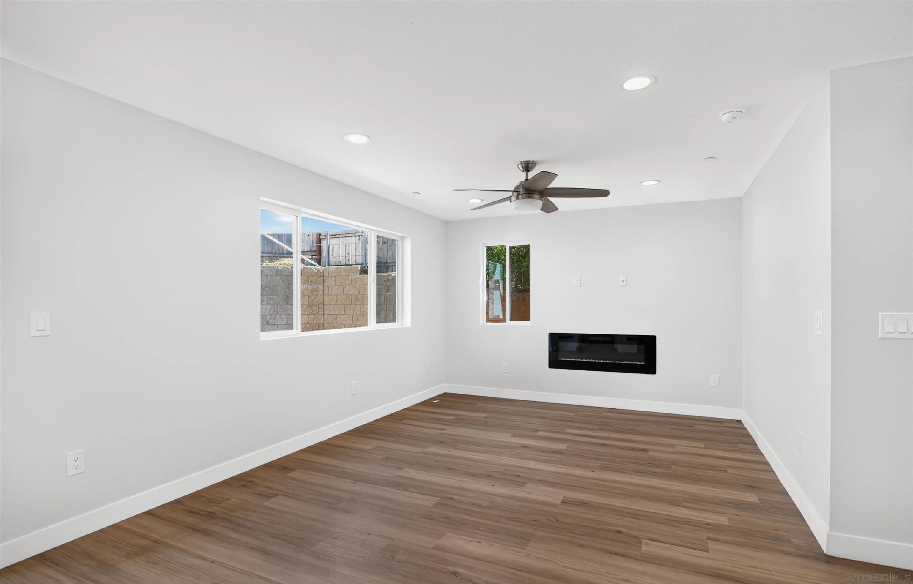 https://cdn.realtyfeed.com/cdn/127/260019426/c8fdb0c2e64aed86e5ff46812235a36f.webp