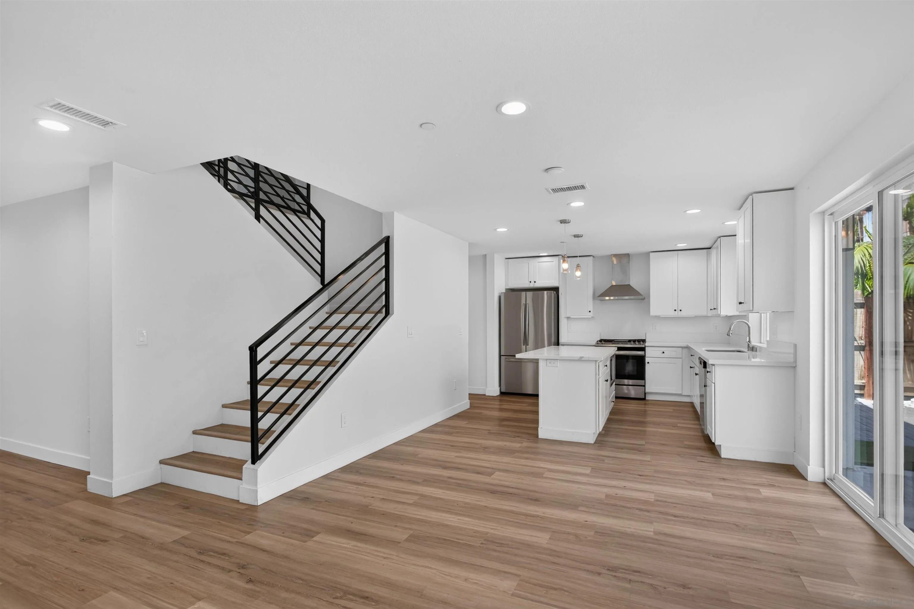 https://cdn.realtyfeed.com/cdn/127/260019426/d9effb226984a482efb80656f9f3891d.webp
