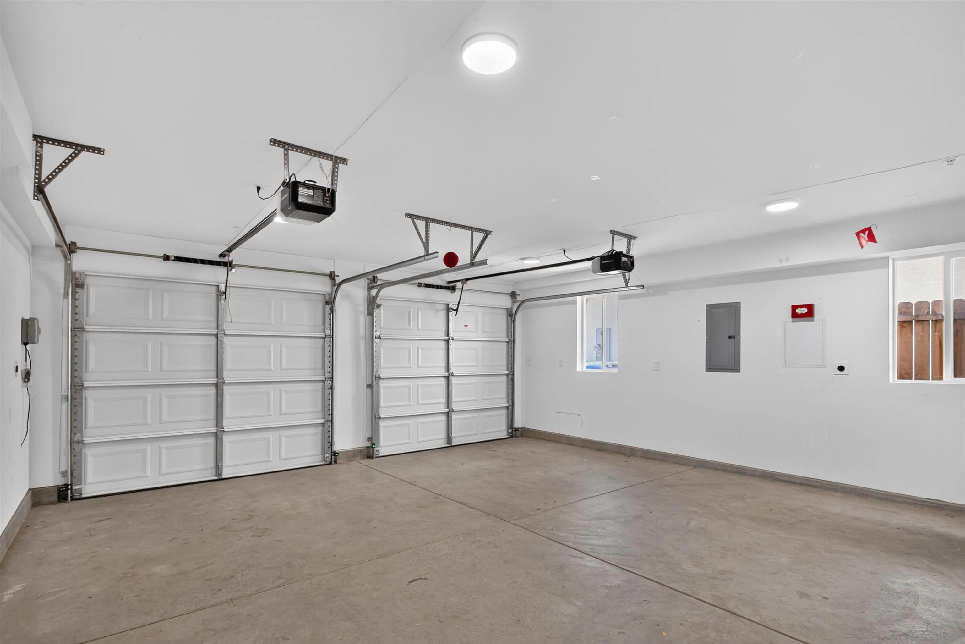 https://cdn.realtyfeed.com/cdn/127/260019426/ef06e80178eb4578e8820b0f0e4dc805.webp