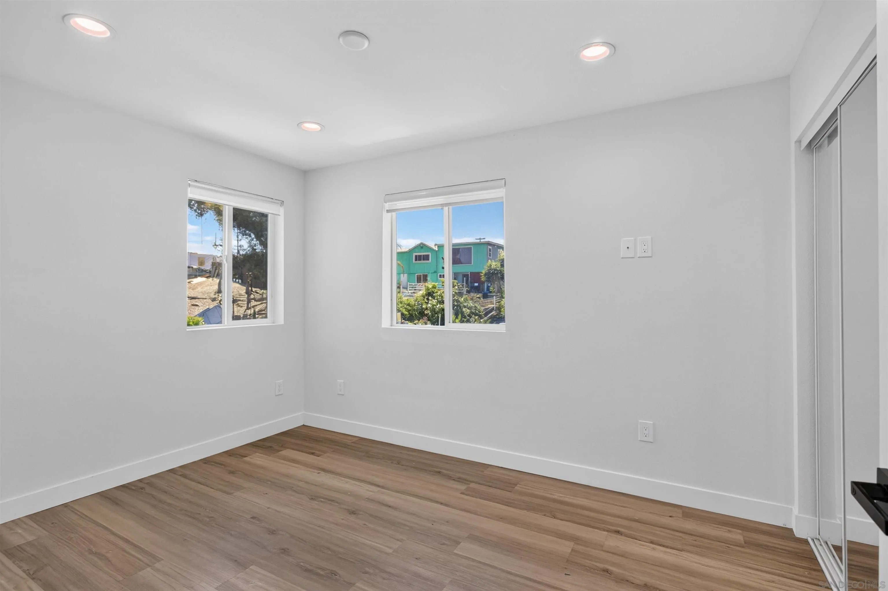 https://cdn.realtyfeed.com/cdn/127/260019426/ffc0b4cca2dd3963e78d153d0706edc7.webp