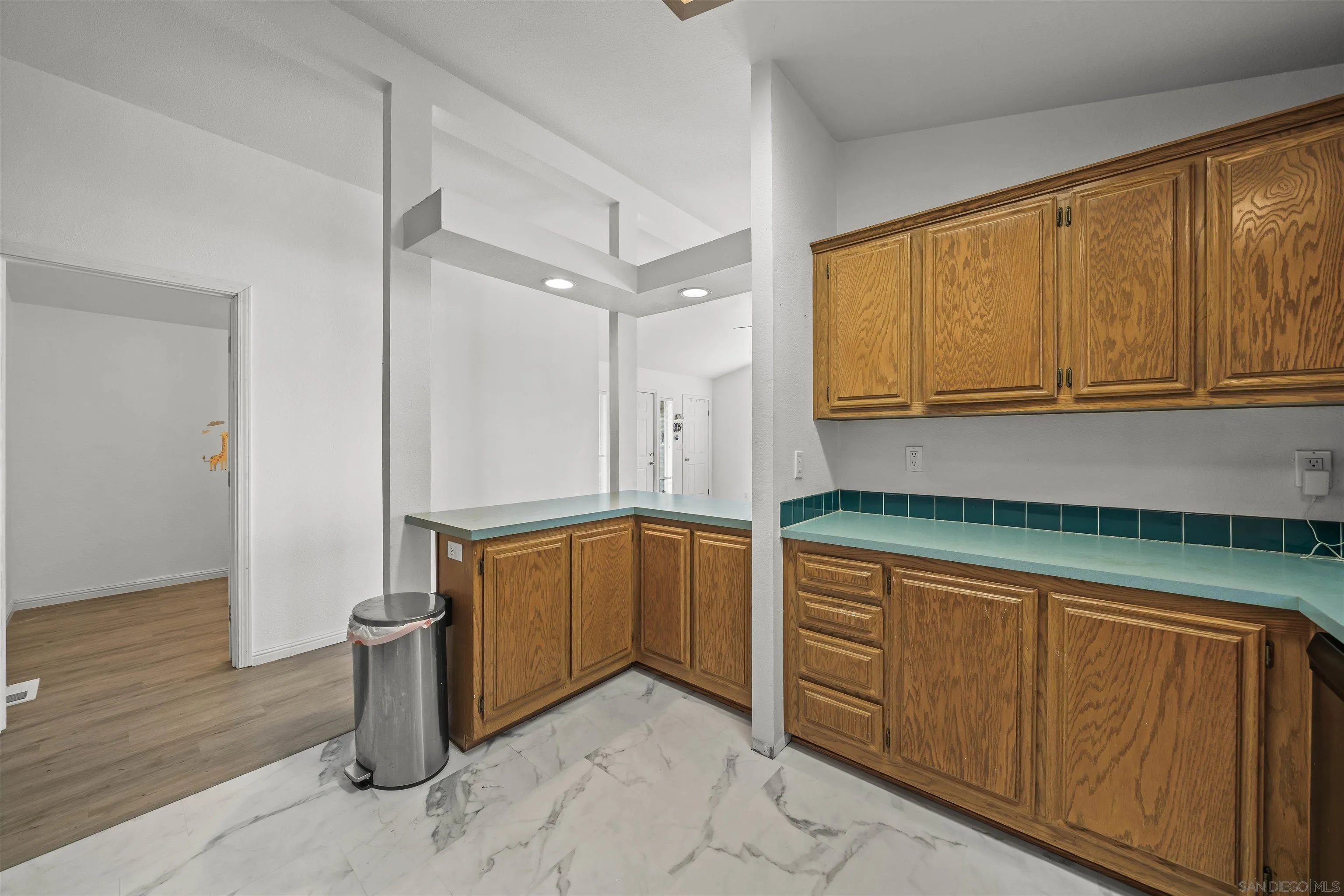 https://cdn.realtyfeed.com/cdn/127/260019427/100cb82e67c28e970ad937317a5fc0b3.webp