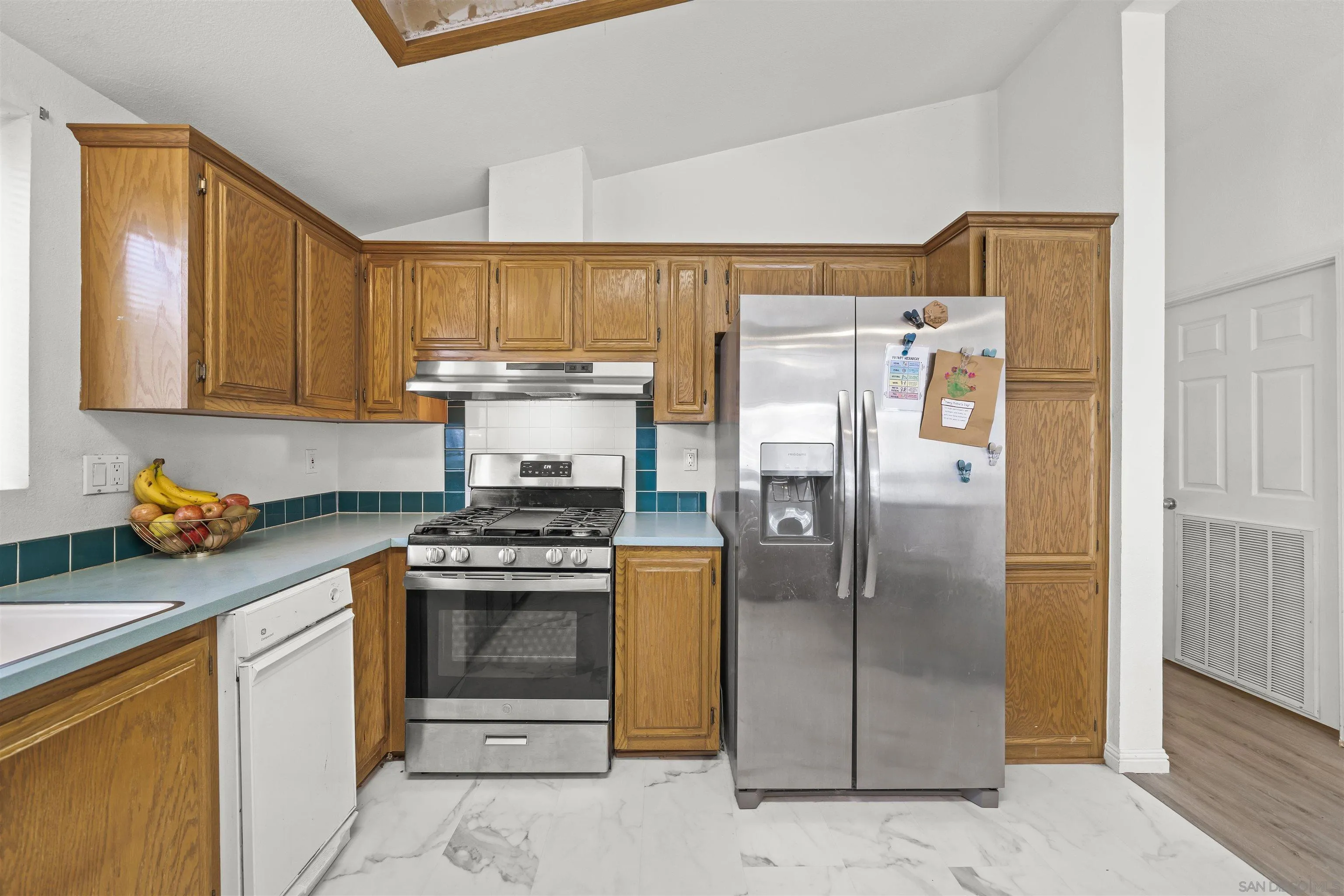https://cdn.realtyfeed.com/cdn/127/260019427/256c8810c42d52b4cf8da6af6e4fac5a.webp