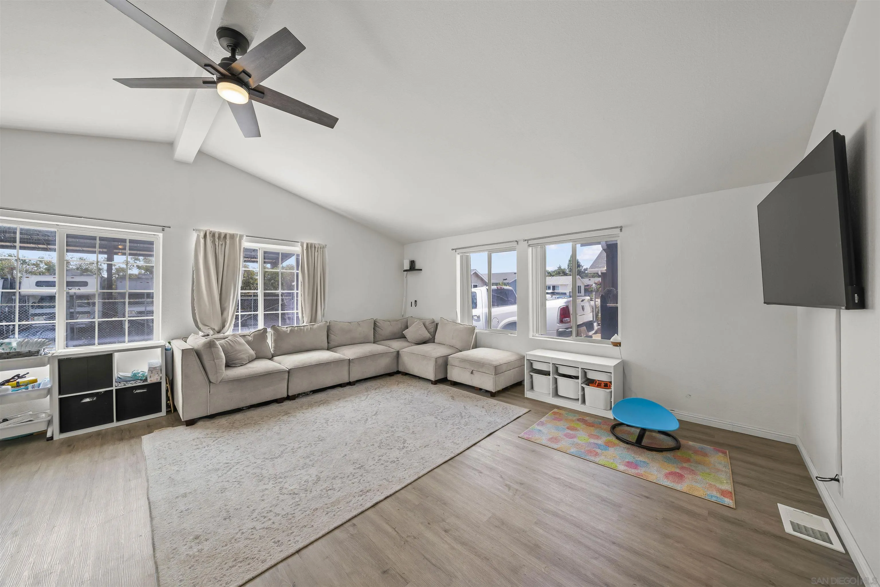 https://cdn.realtyfeed.com/cdn/127/260019427/5c584f8ba4fb957e7eaa9d0e3505e133.webp