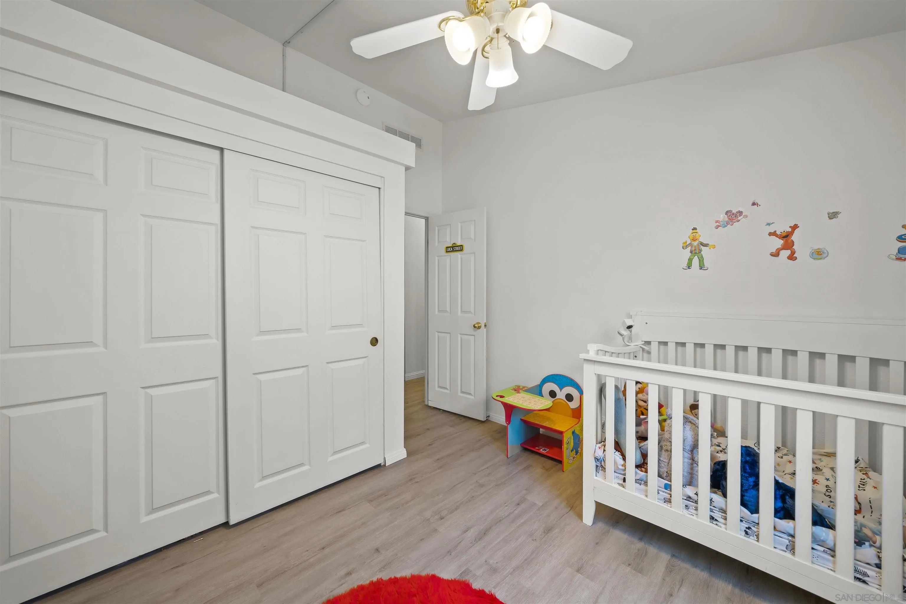 https://cdn.realtyfeed.com/cdn/127/260019427/870acccb81c7b51697cf39a201f1e866.webp
