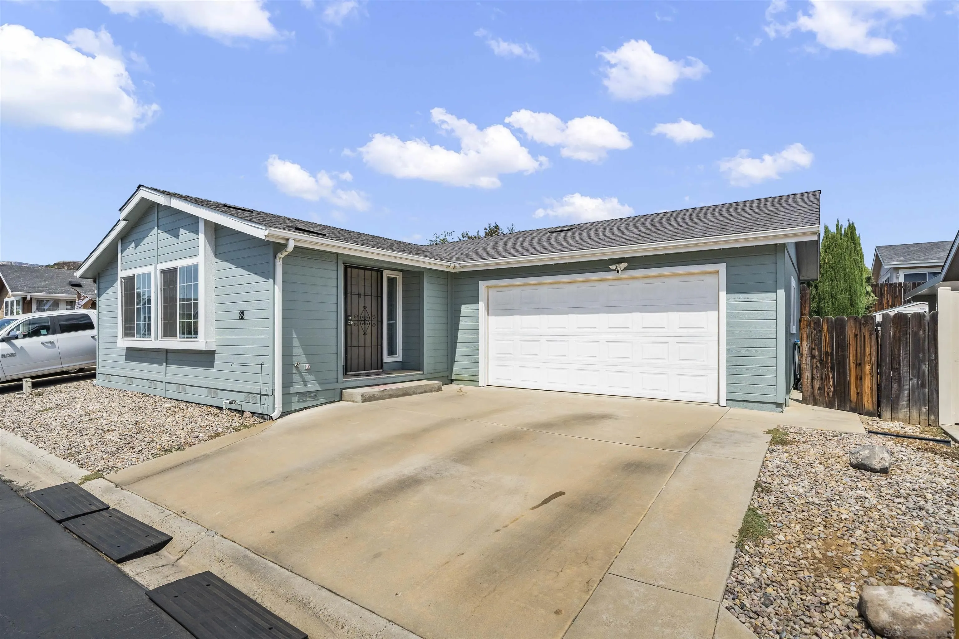 https://cdn.realtyfeed.com/cdn/127/260019427/b5663b7eba7106f4aa4ca4d35424321f.webp