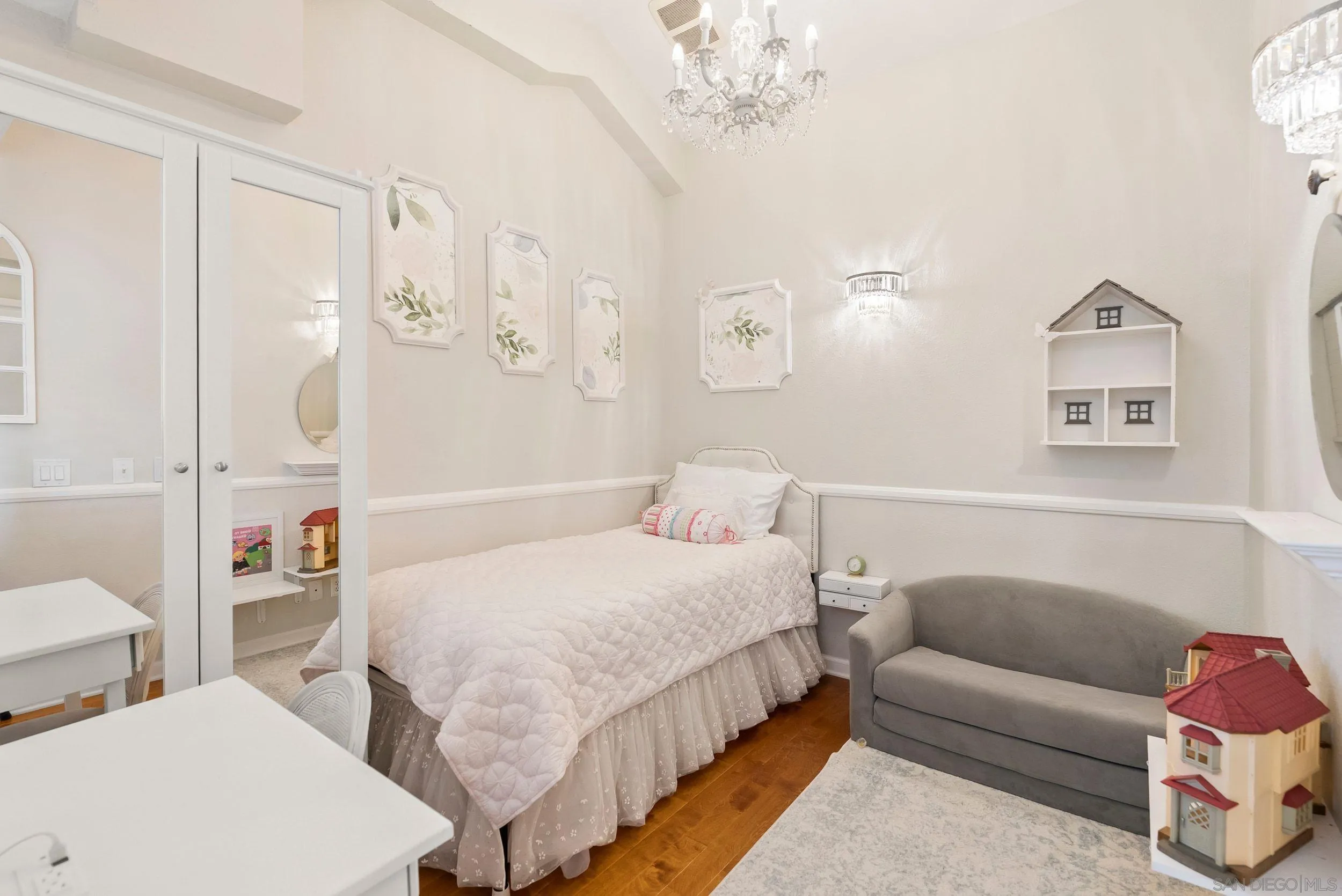 https://cdn.realtyfeed.com/cdn/127/260019430/291920134e56def7a1483f48208ee3e0.webp