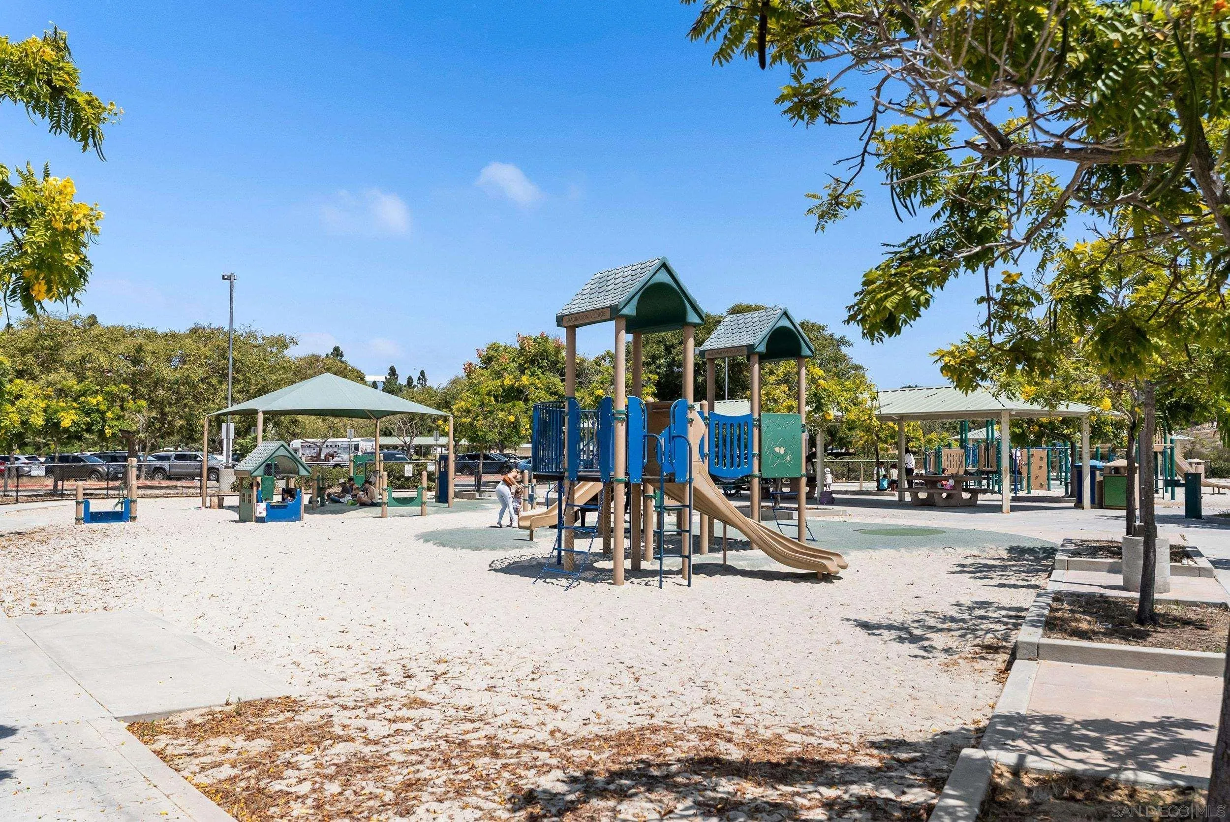 https://cdn.realtyfeed.com/cdn/127/260019430/768bb60b2c7bb5e2236b96c0f1a392aa.webp