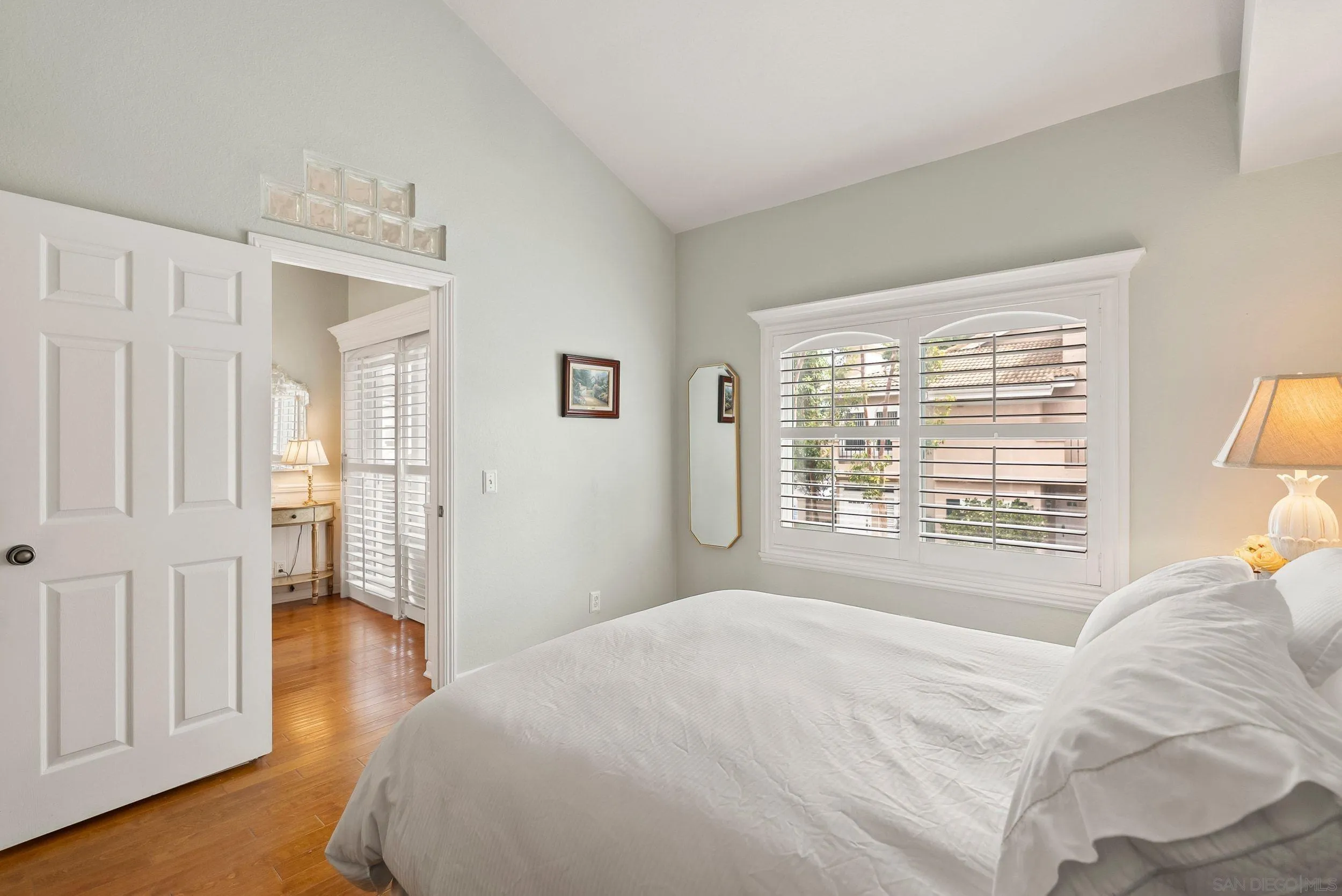 https://cdn.realtyfeed.com/cdn/127/260019430/9a81ed74da29f2010b59f57d80fa155b.webp