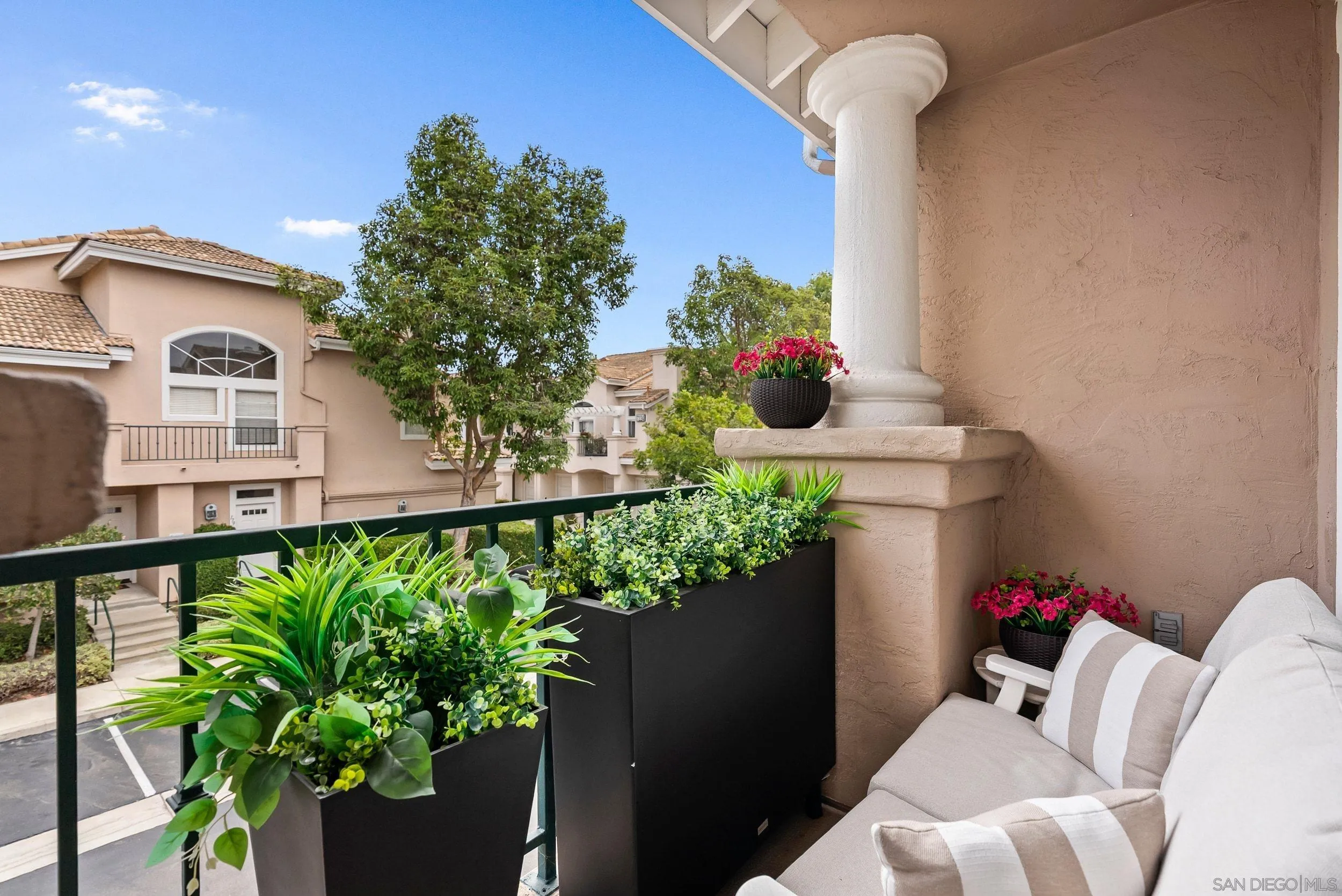 https://cdn.realtyfeed.com/cdn/127/260019430/aec4aa4bcfcde47c7d7af0a282078081.webp