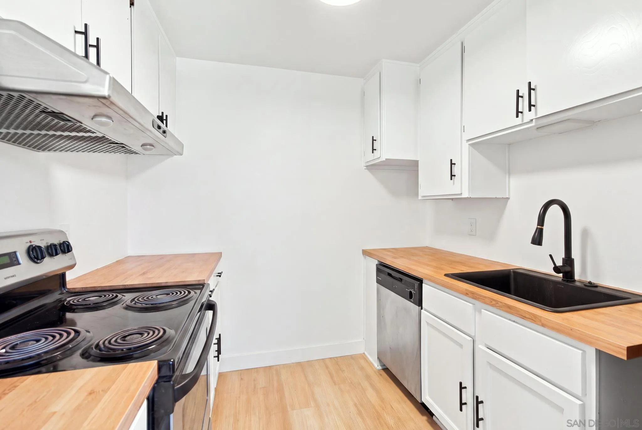 Photo #5: 260019431 Listing: Photo #5